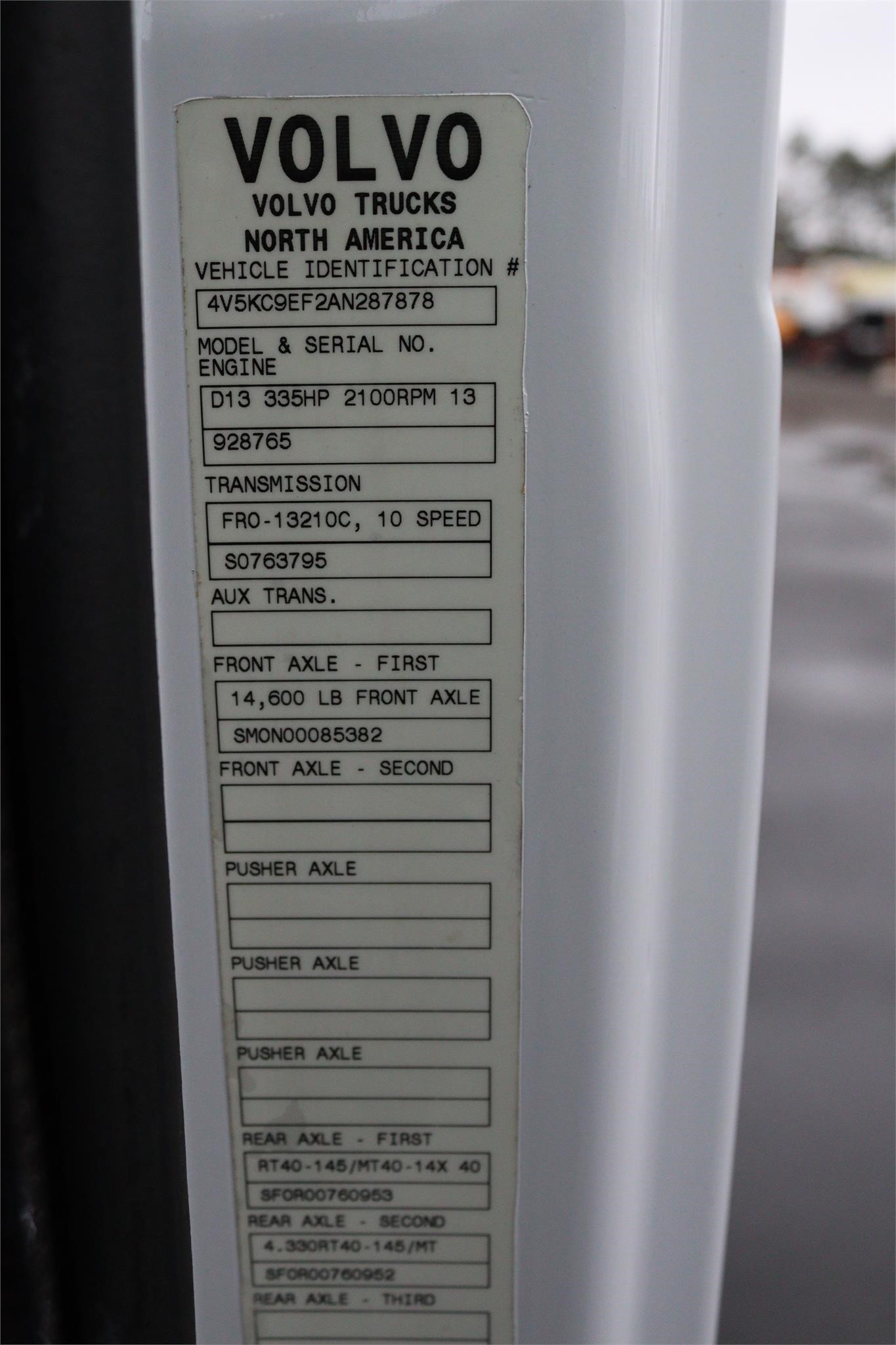 2010 VOLVO VHD42B300 - Cassone Truck Sales