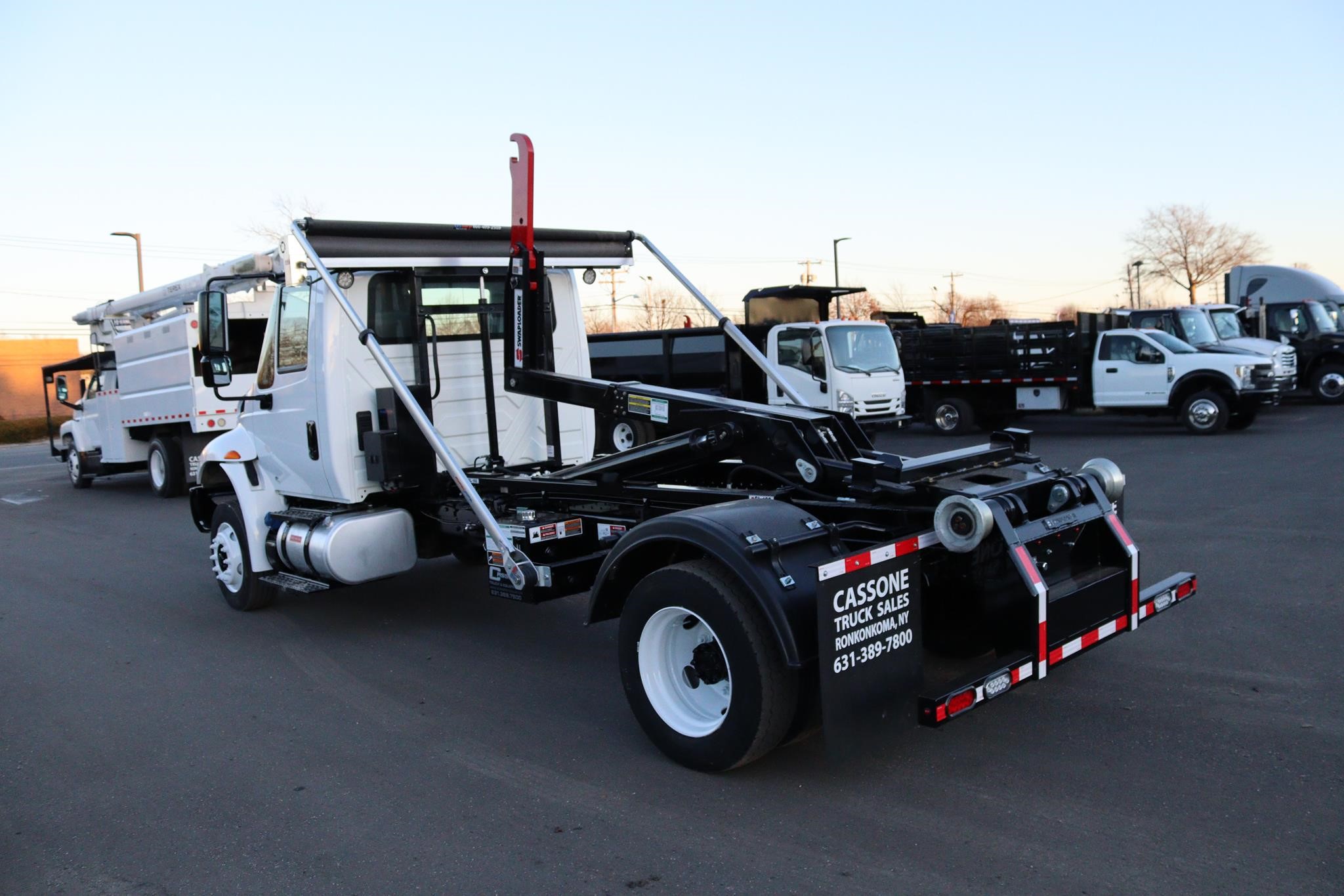 2019 INTERNATIONAL DURASTAR 4300 - Cassone Truck Sales