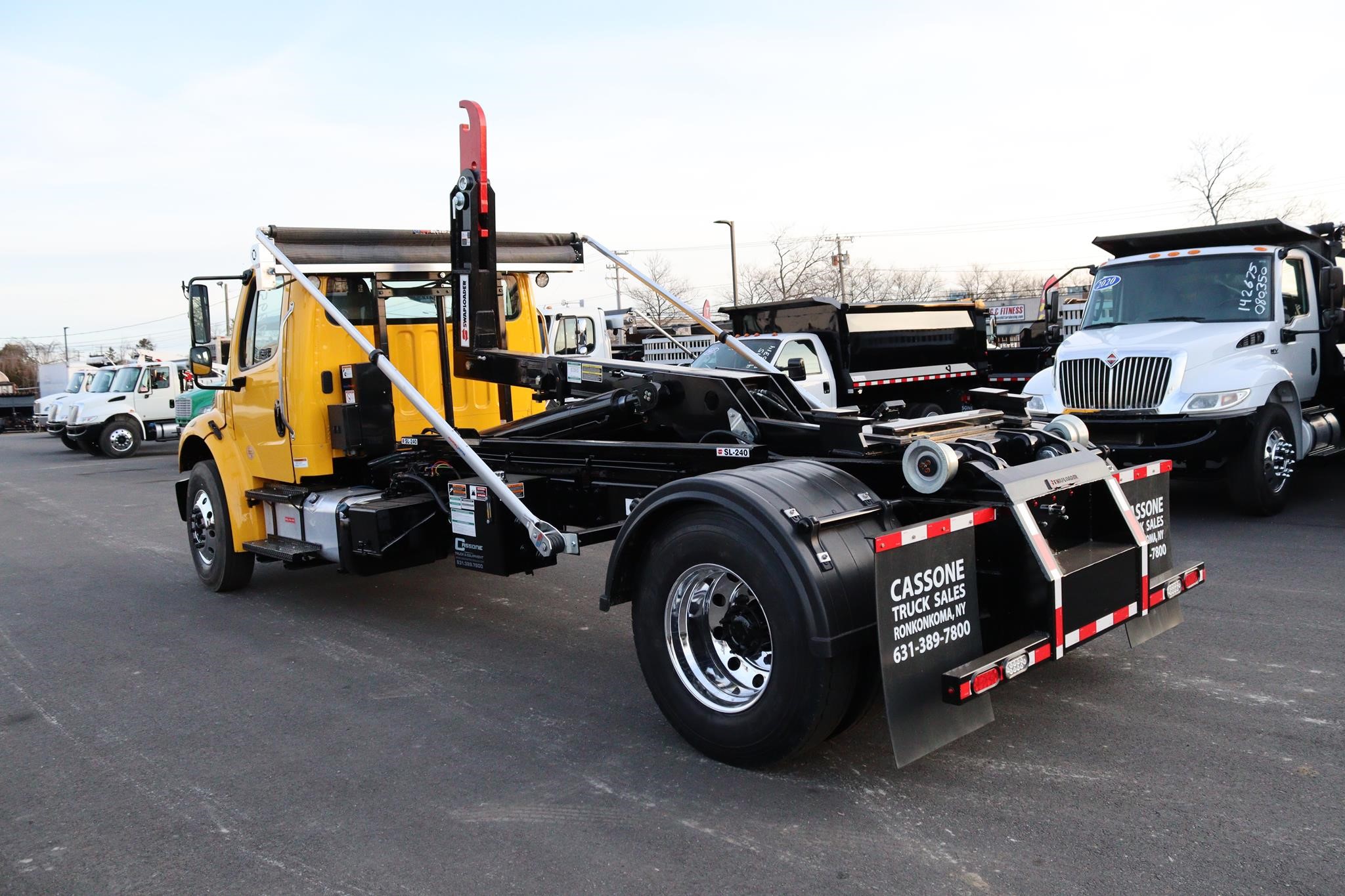 2019 FREIGHTLINER BUSINESS CLASS M2 106 - image 2 of 6