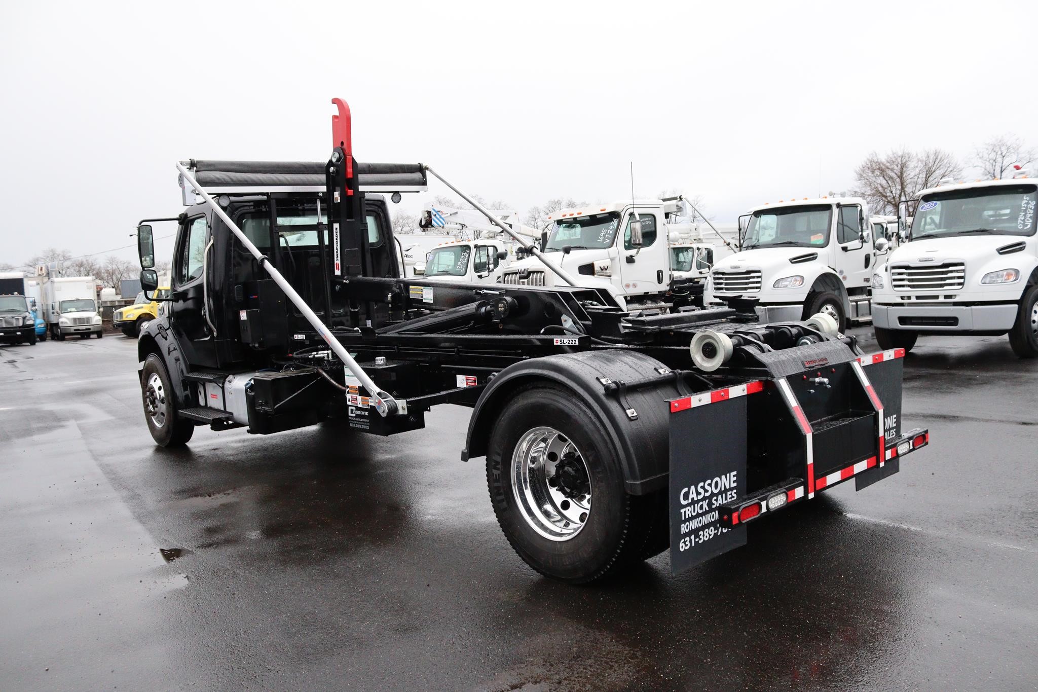 2019 FREIGHTLINER BUSINESS CLASS M2 106 - image 2 of 6
