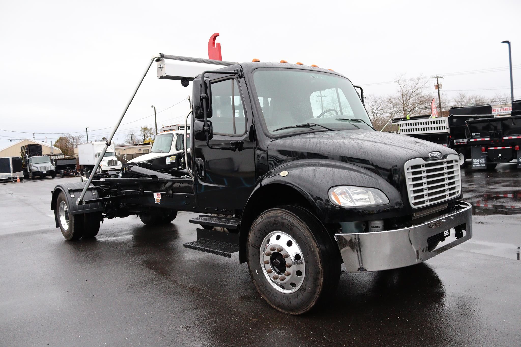 2019 FREIGHTLINER BUSINESS CLASS M2 106 - image 5 of 6
