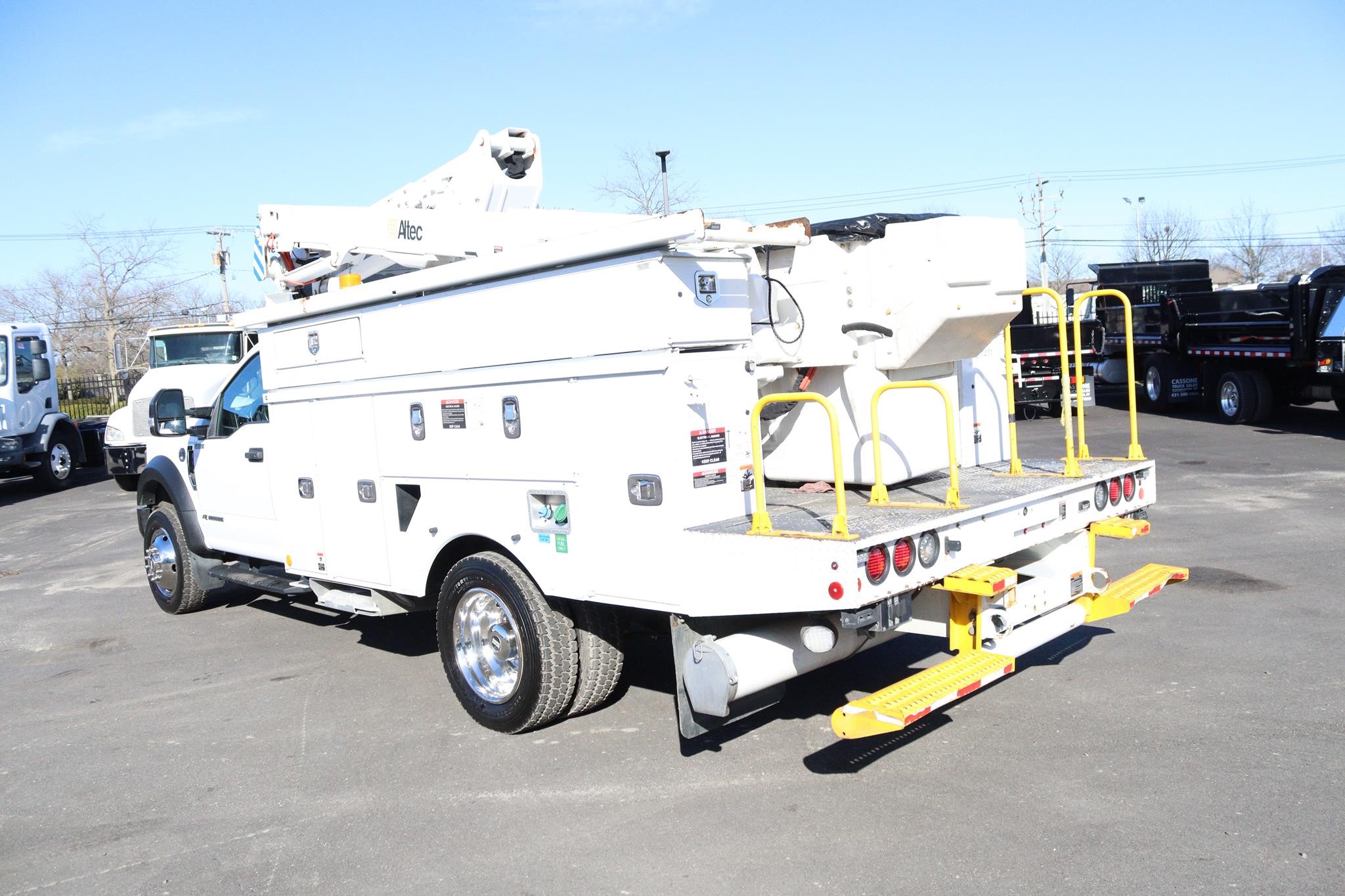 2019 ALTEC AT40G - image 2 of 6