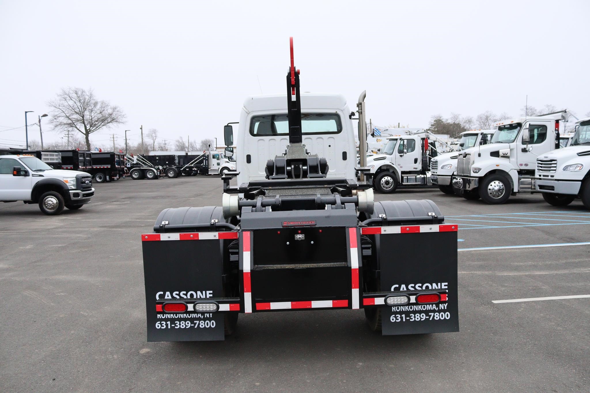 2014 FREIGHTLINER BUSINESS CLASS M2 106 - image 3 of 6