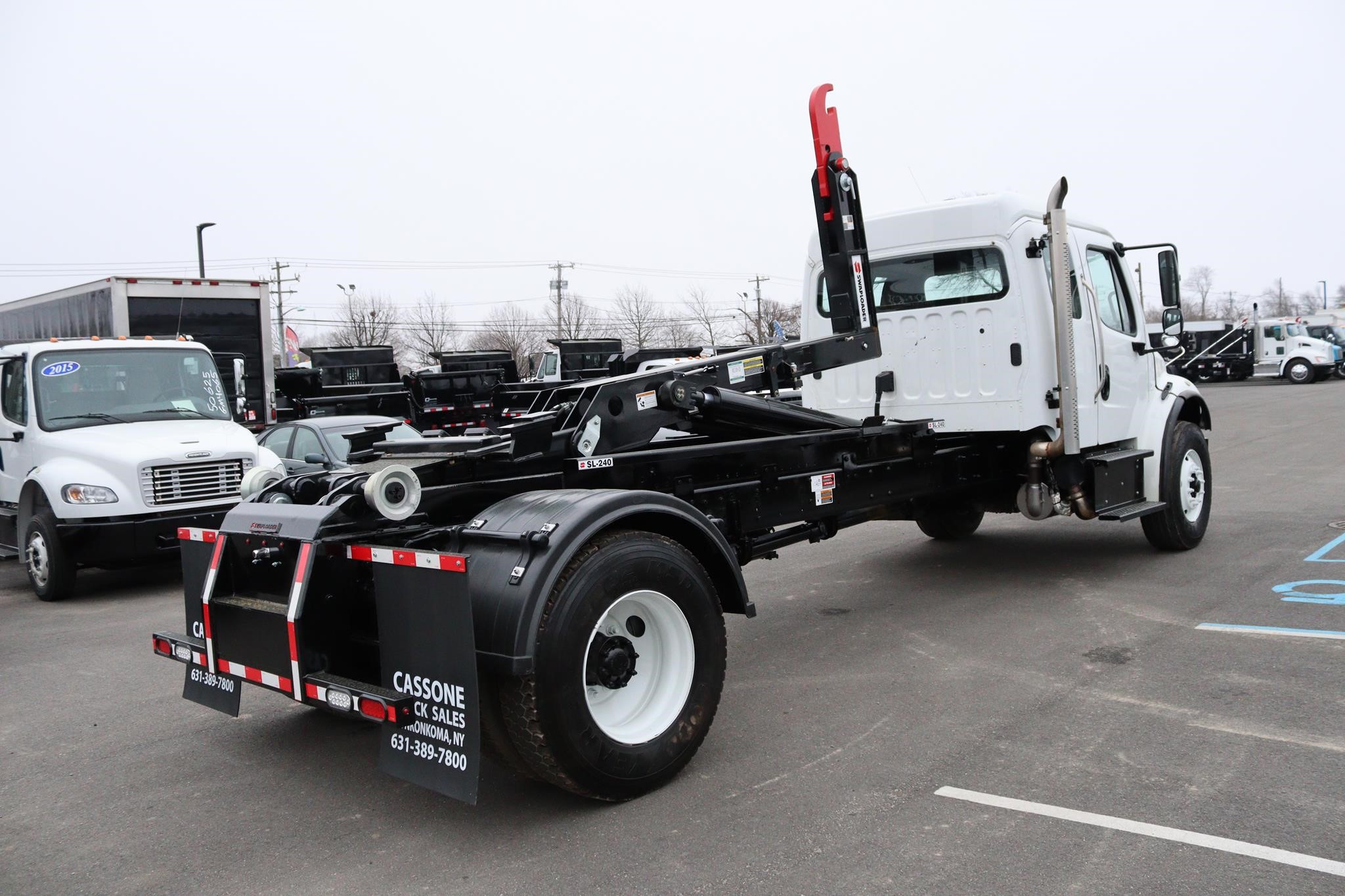 2014 FREIGHTLINER BUSINESS CLASS M2 106 - image 4 of 6