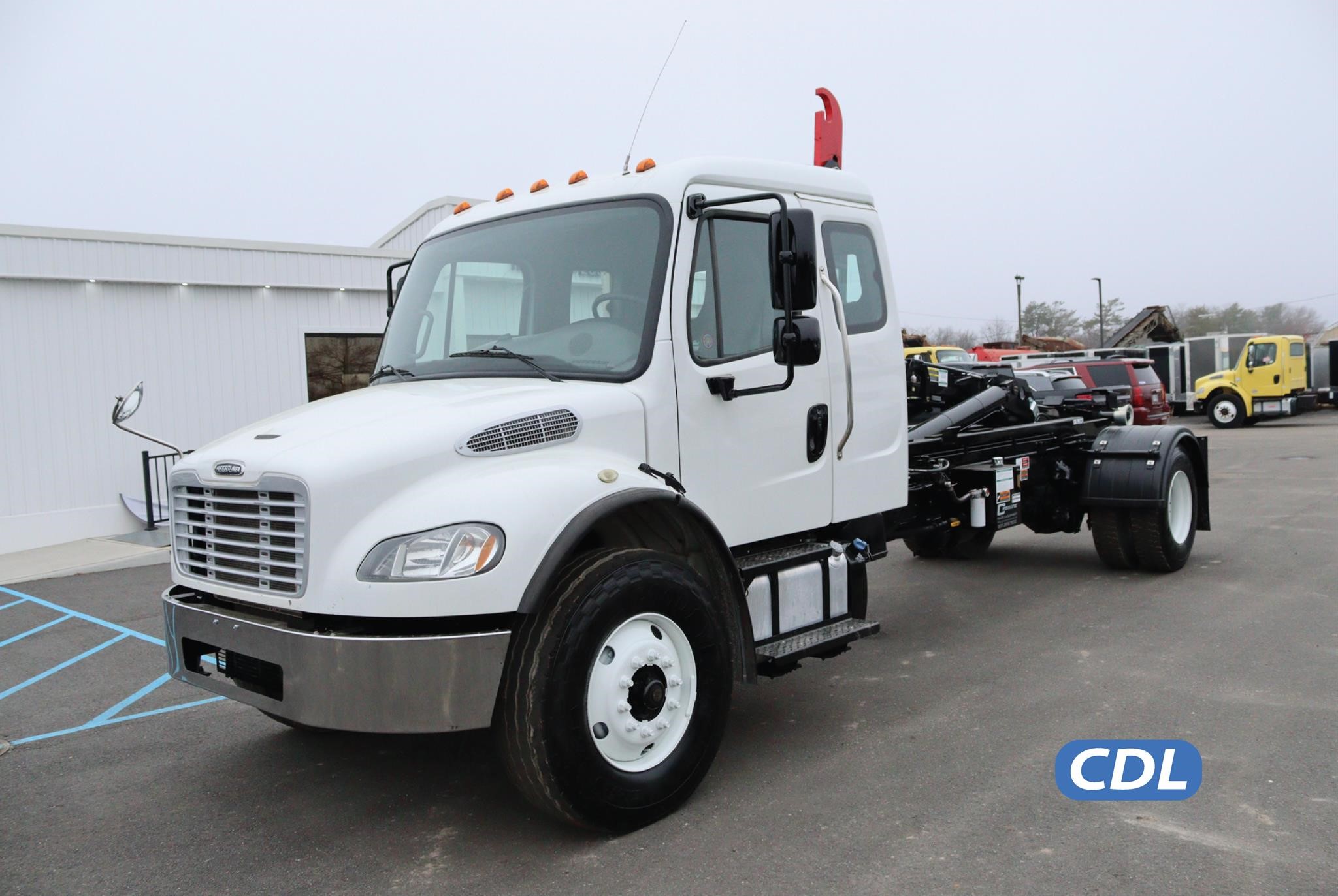 2014 FREIGHTLINER BUSINESS CLASS M2 106 - image 1 of 6