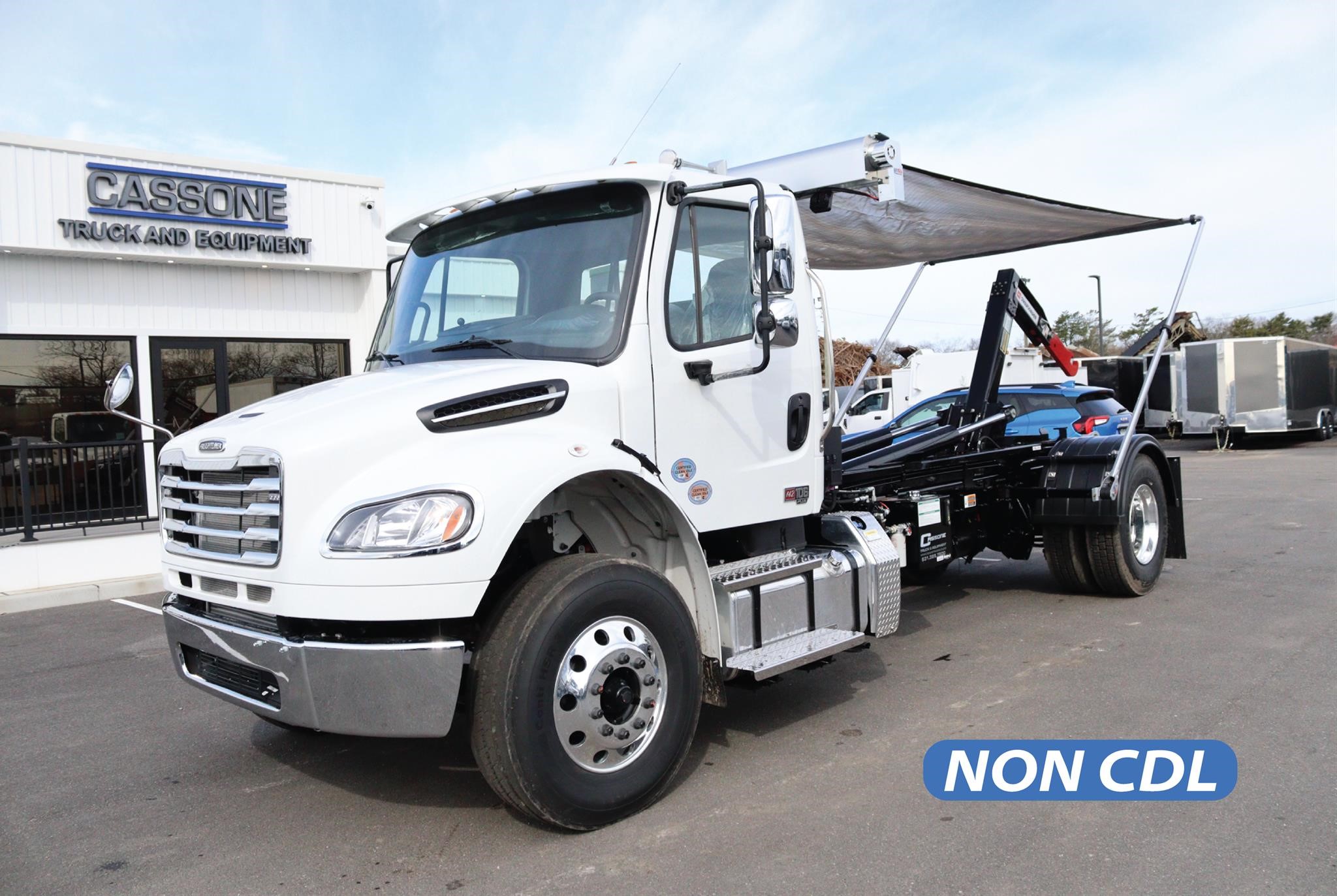 2025 FREIGHTLINER BUSINESS CLASS M2 106 - image 1 of 6