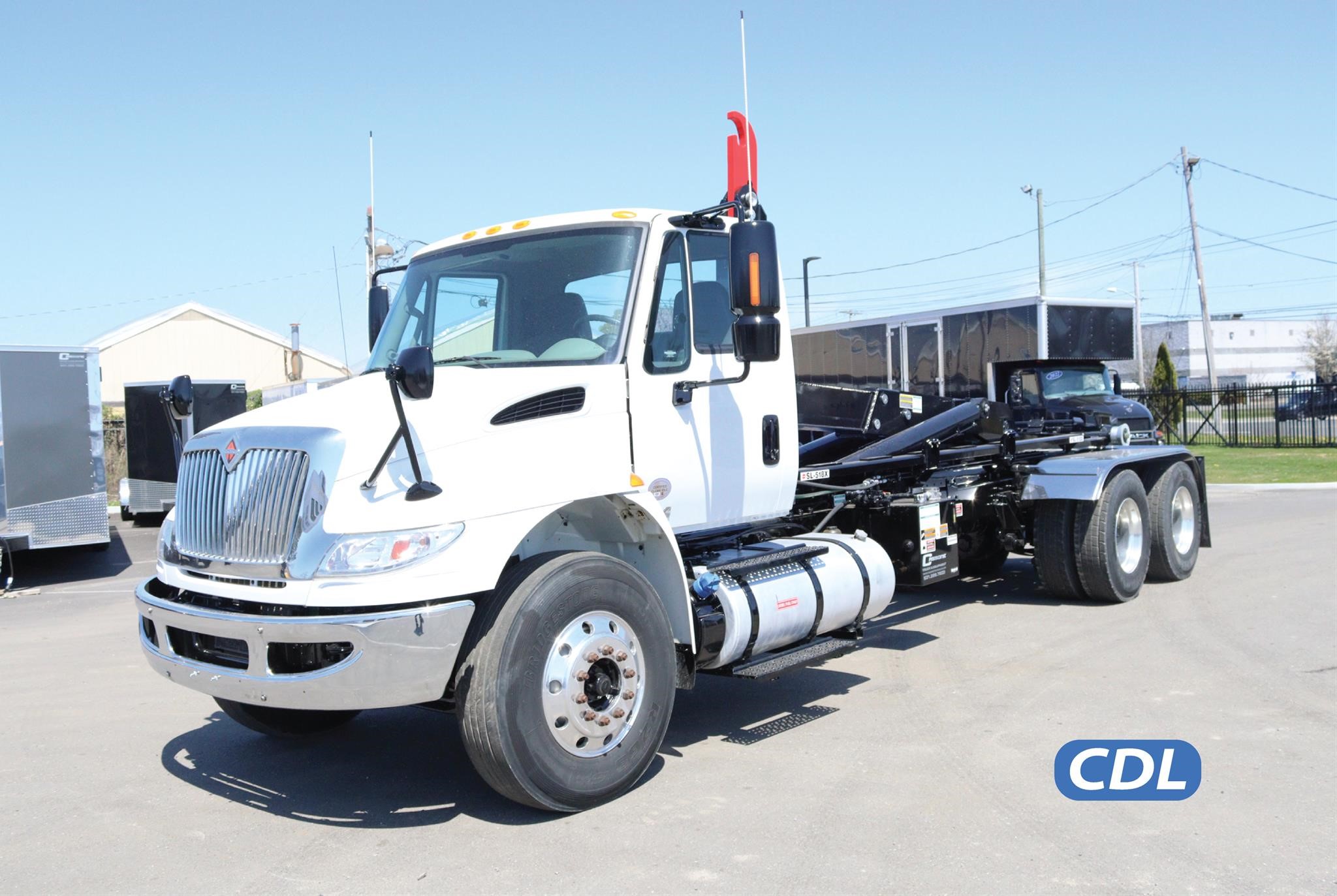2019 INTERNATIONAL DURASTAR 4400 - image 1 of 6