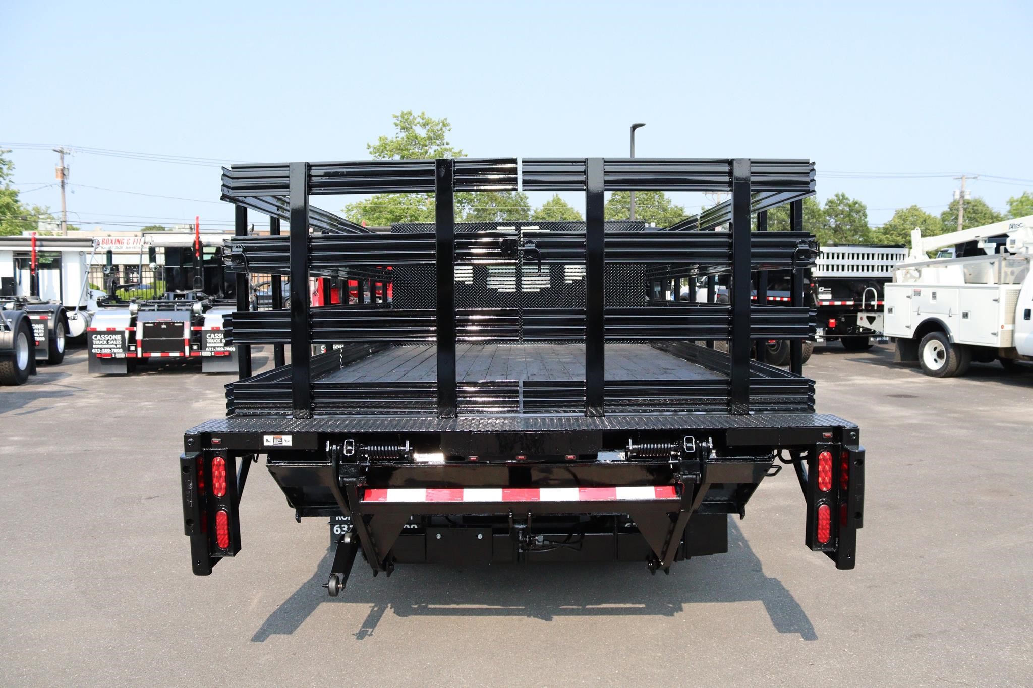 2017 ISUZU NPR HD - image 3 of 6