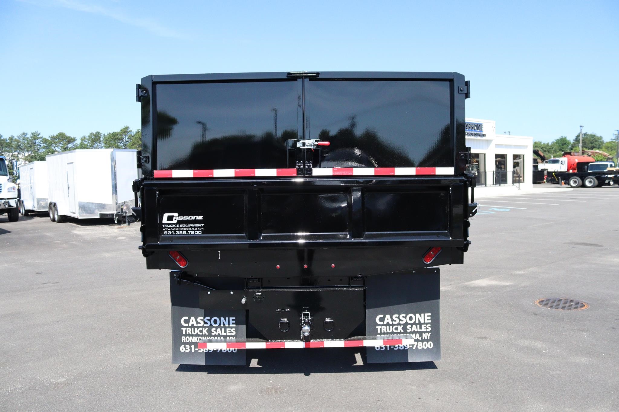 2018 ISUZU NPR HD - image 3 of 6