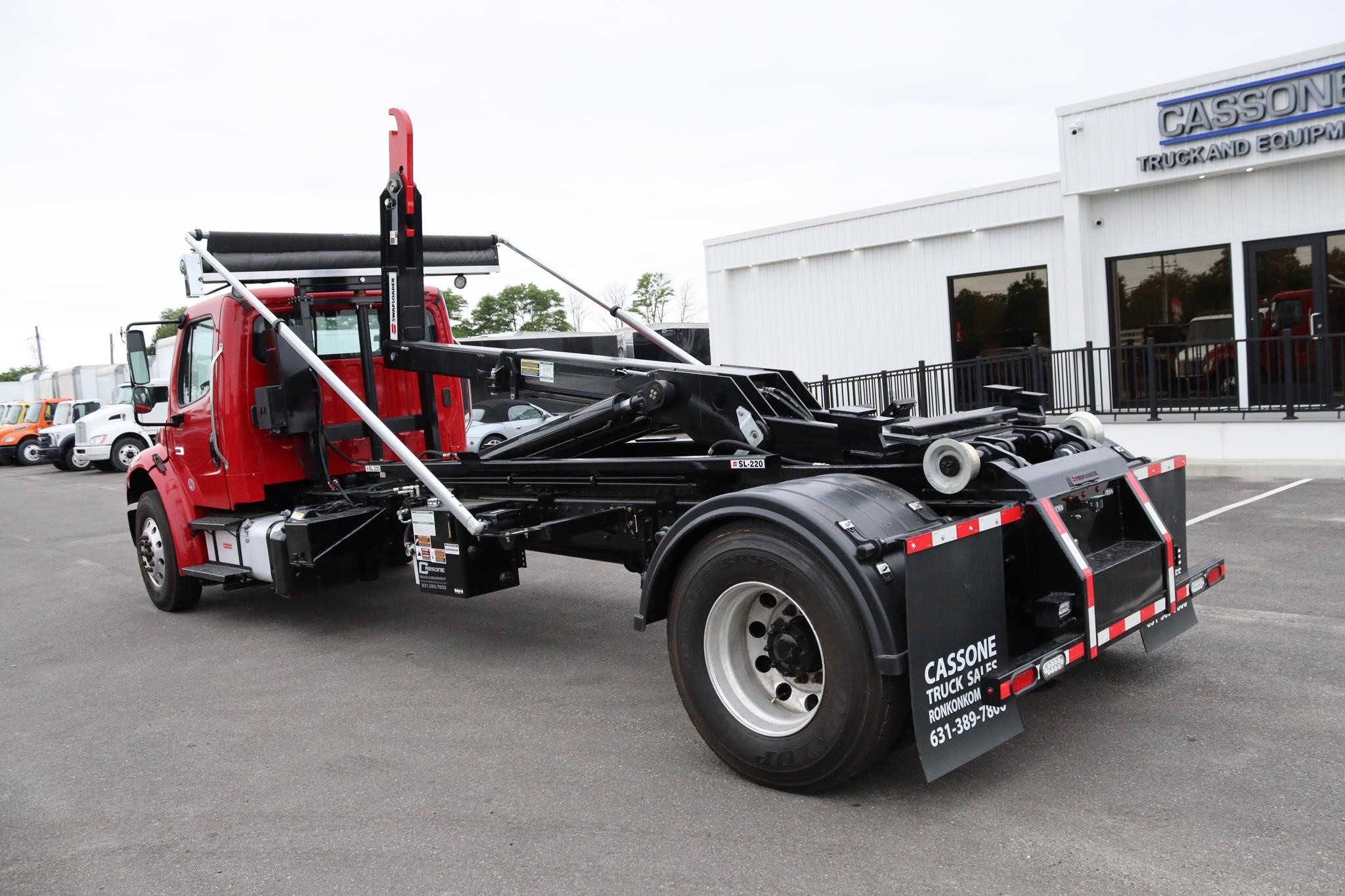 2019 FREIGHTLINER BUSINESS CLASS M2 106 - image 2 of 6