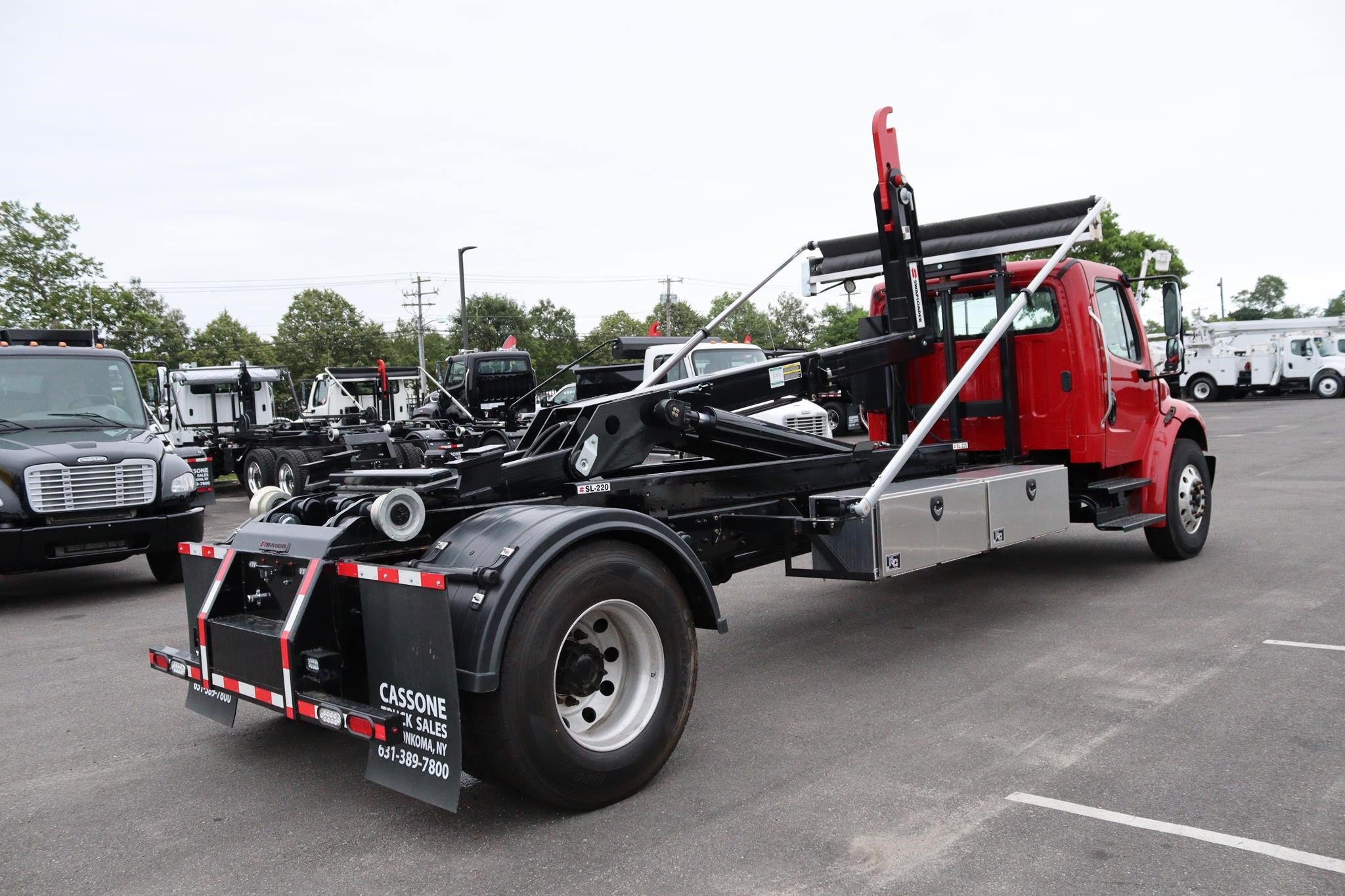 2019 FREIGHTLINER BUSINESS CLASS M2 106 - image 4 of 6