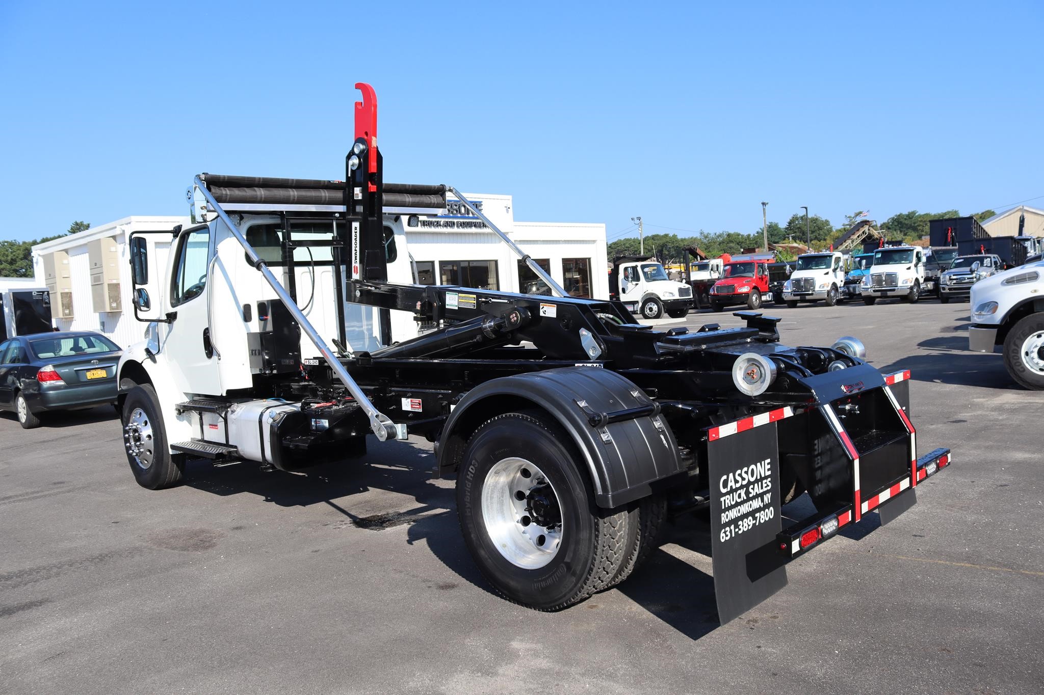 2016 FREIGHTLINER BUSINESS CLASS M2 106 - image 2 of 6