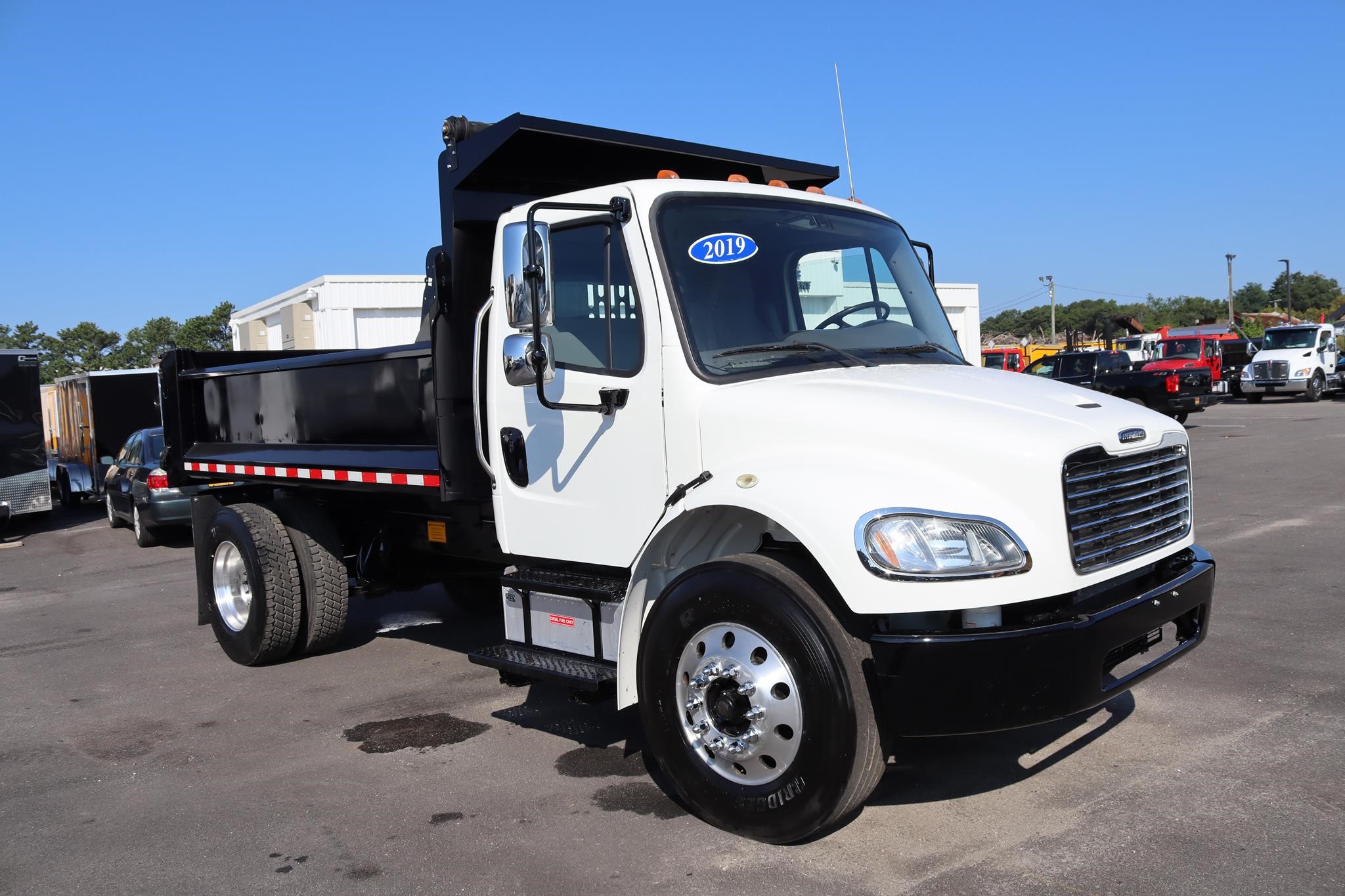 2019 FREIGHTLINER BUSINESS CLASS M2 106 - image 5 of 6