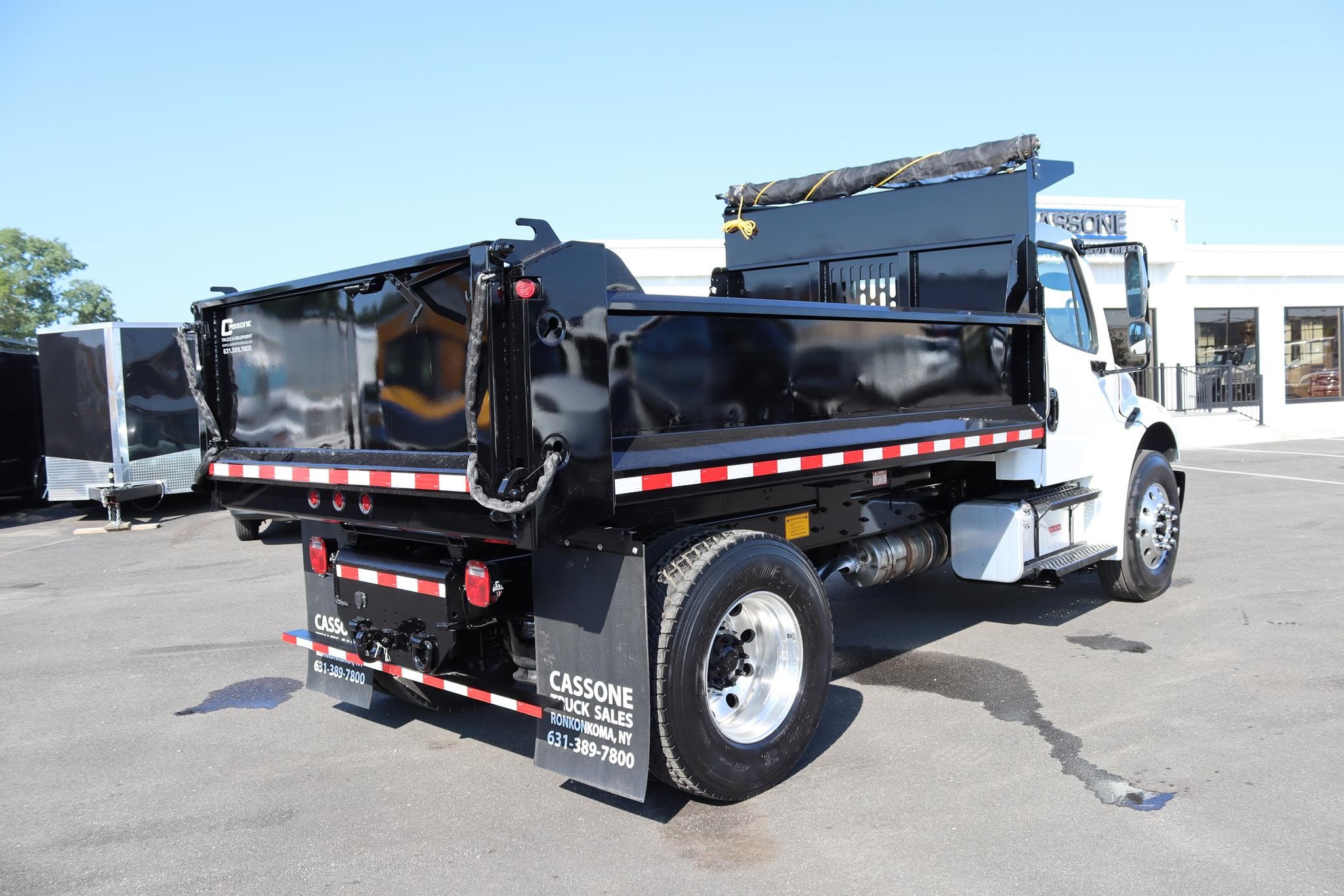 2019 FREIGHTLINER BUSINESS CLASS M2 106 - image 4 of 6