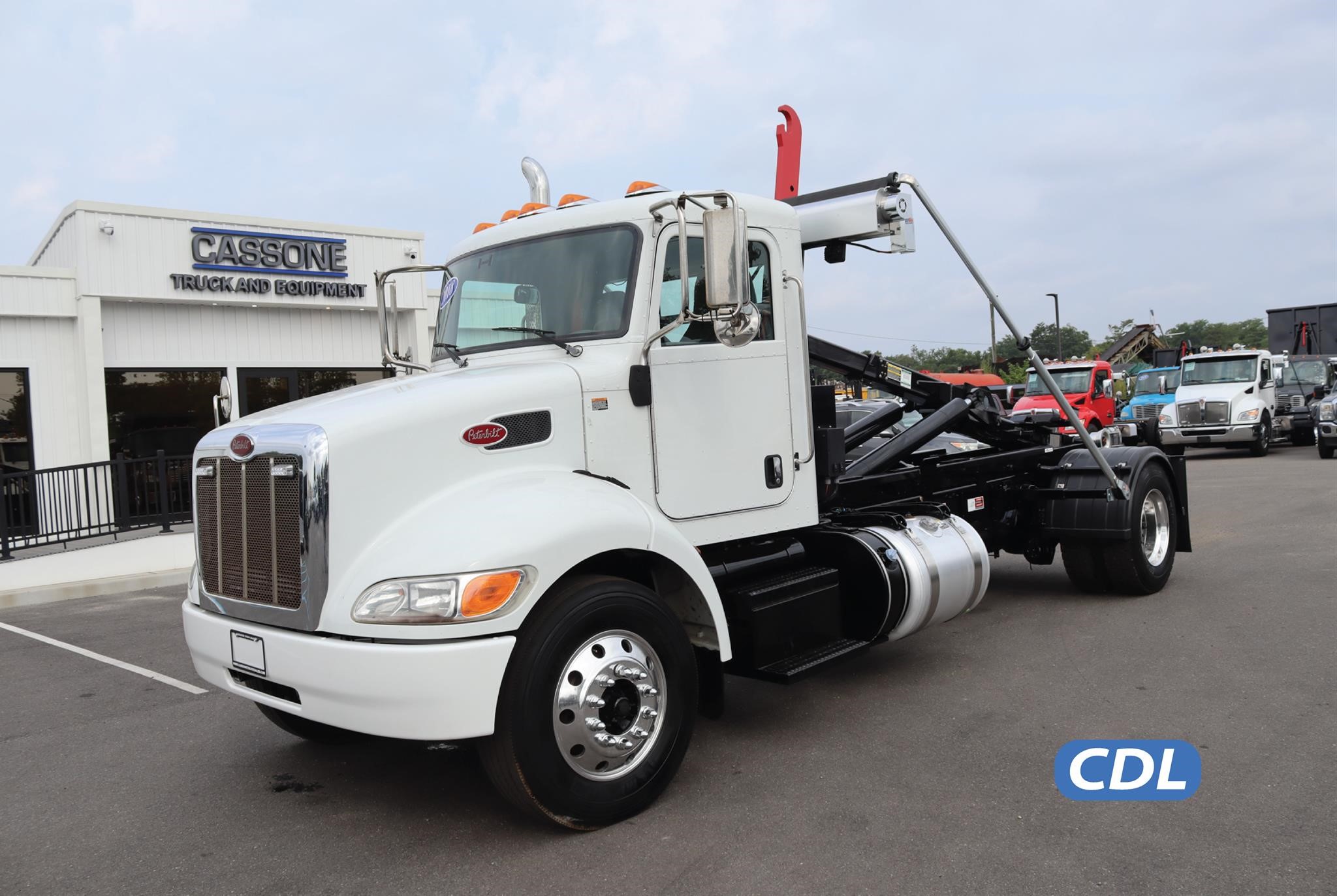2018 PETERBILT 337 - image 1 of 6