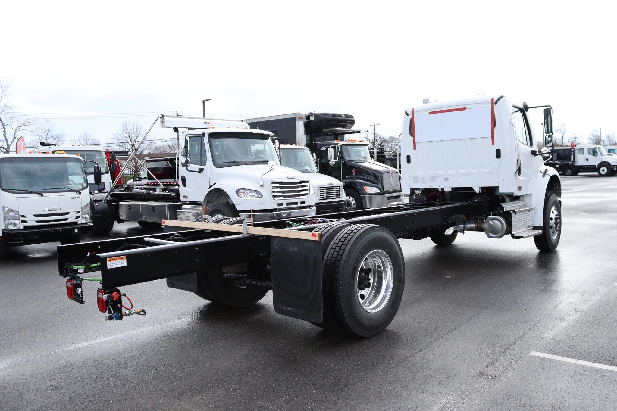 2026 FREIGHTLINER BUSINESS CLASS M2 106 PLUS - image 4 of 6