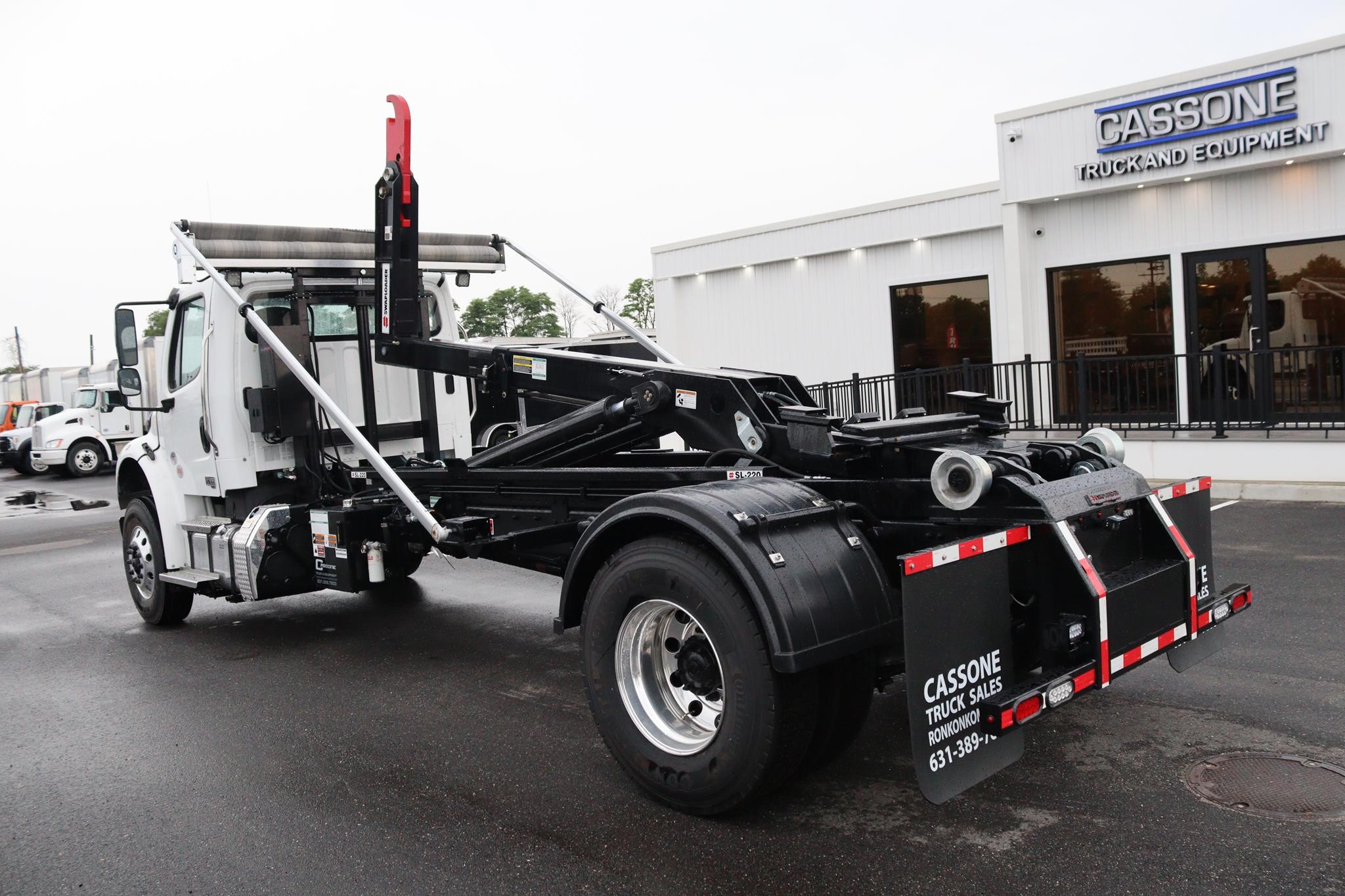 2026 FREIGHTLINER BUSINESS CLASS M2 106 PLUS - image 2 of 6