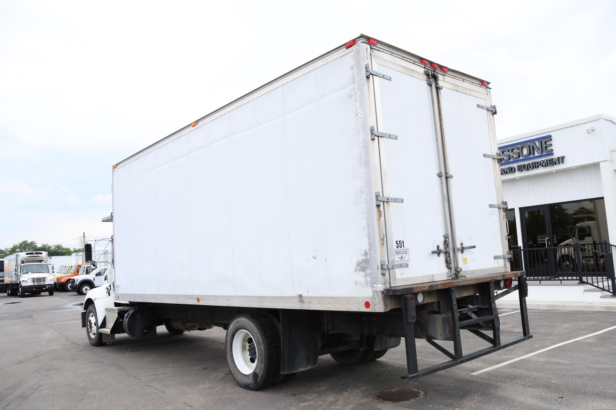 2020 KENWORTH T270 - image 2 of 6