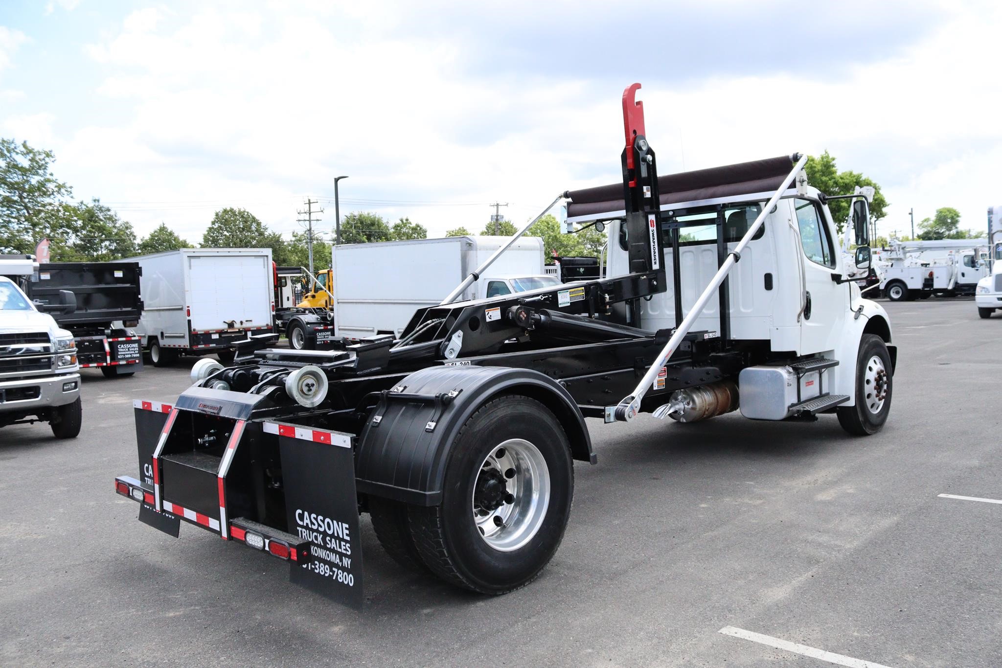 2018 FREIGHTLINER BUSINESS CLASS M2 106 - image 4 of 6