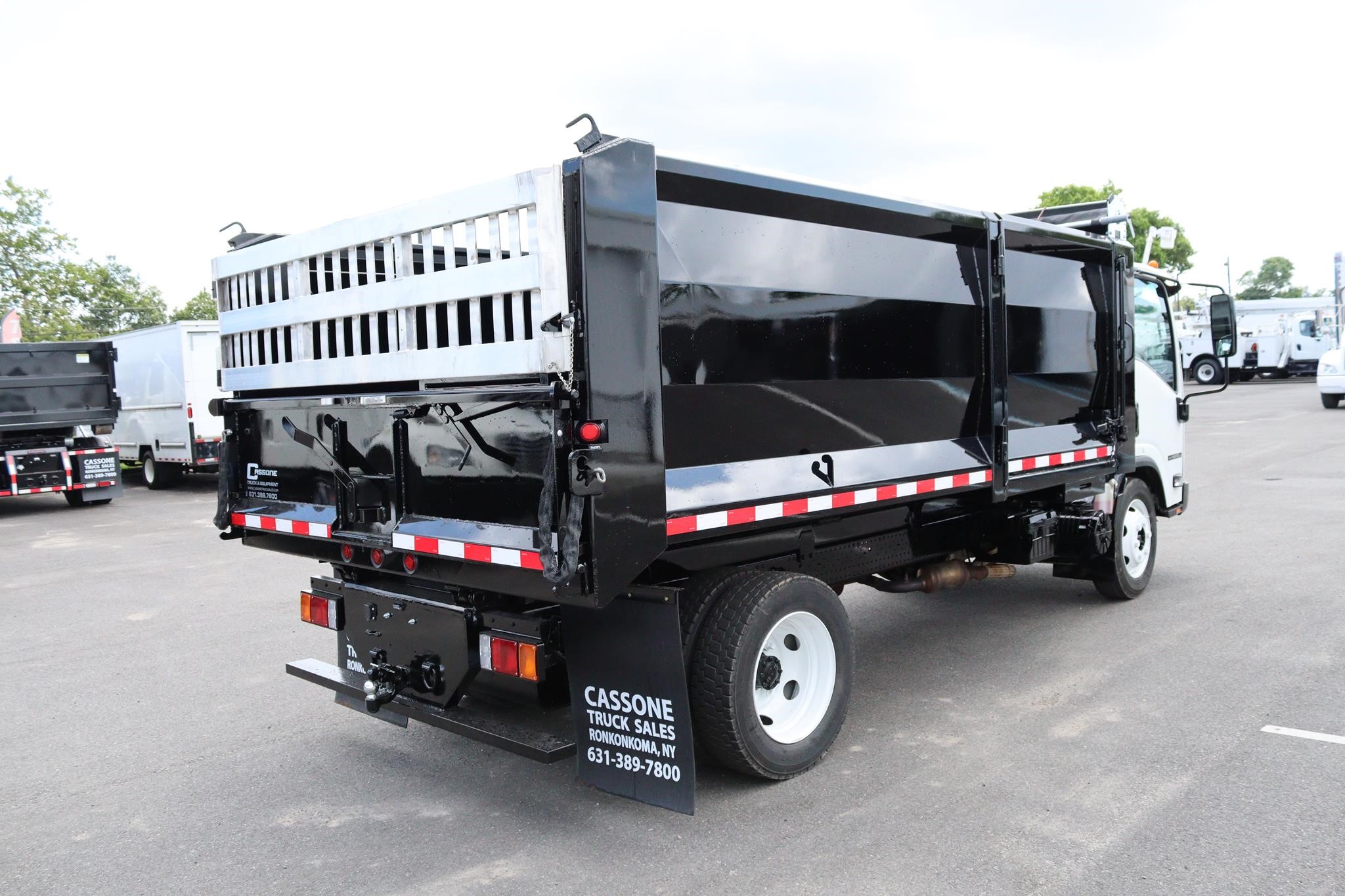 2018 ISUZU NPR HD - image 4 of 6