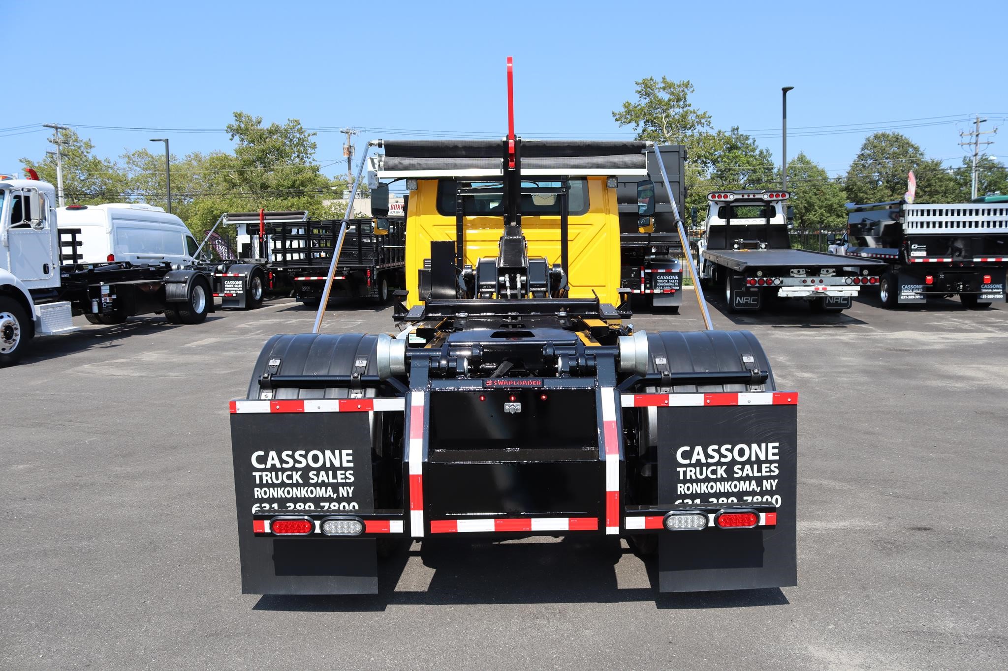 2018 INTERNATIONAL DURASTAR 4300 - image 3 of 6