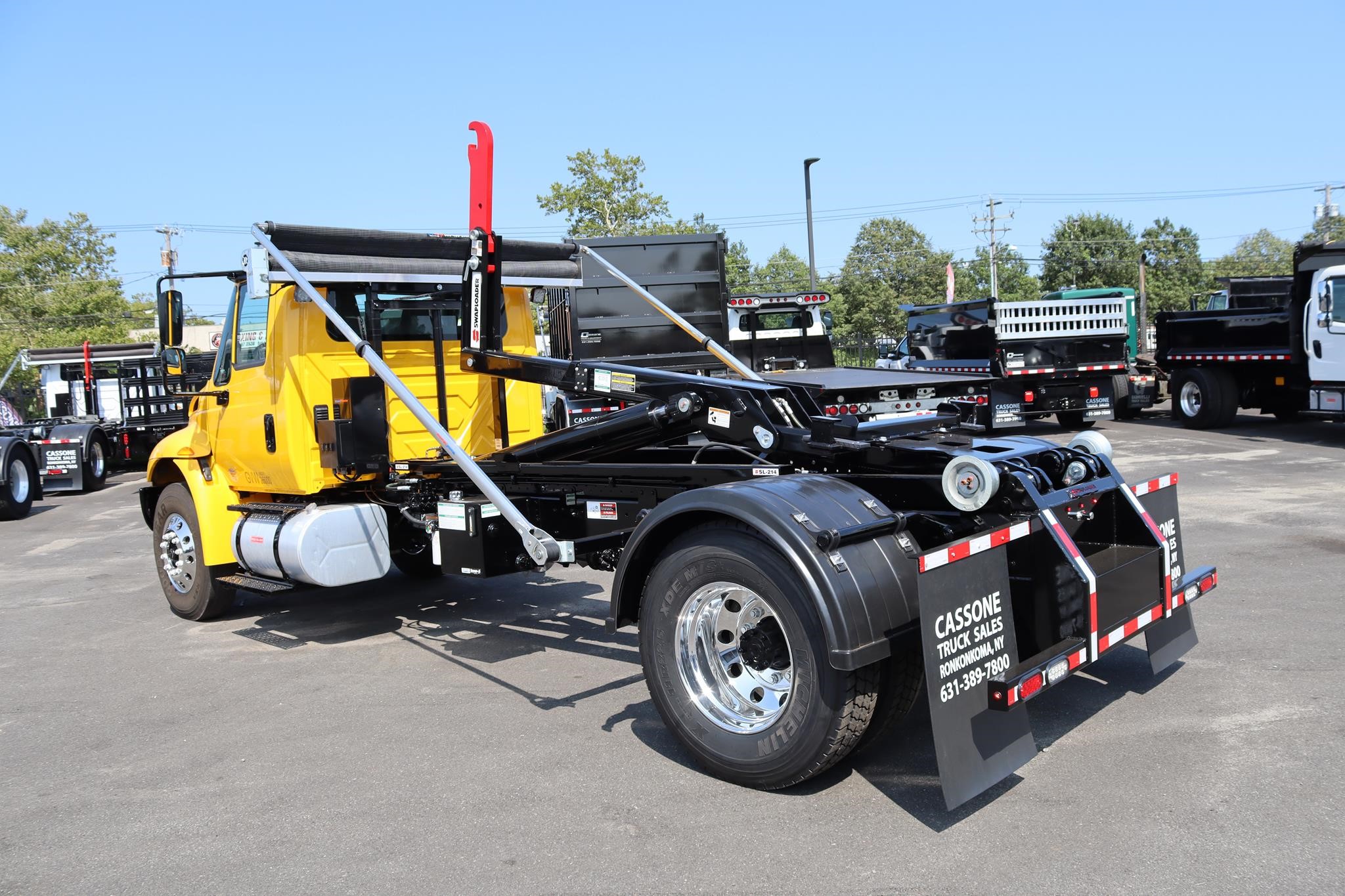 2018 INTERNATIONAL DURASTAR 4300 - image 2 of 6