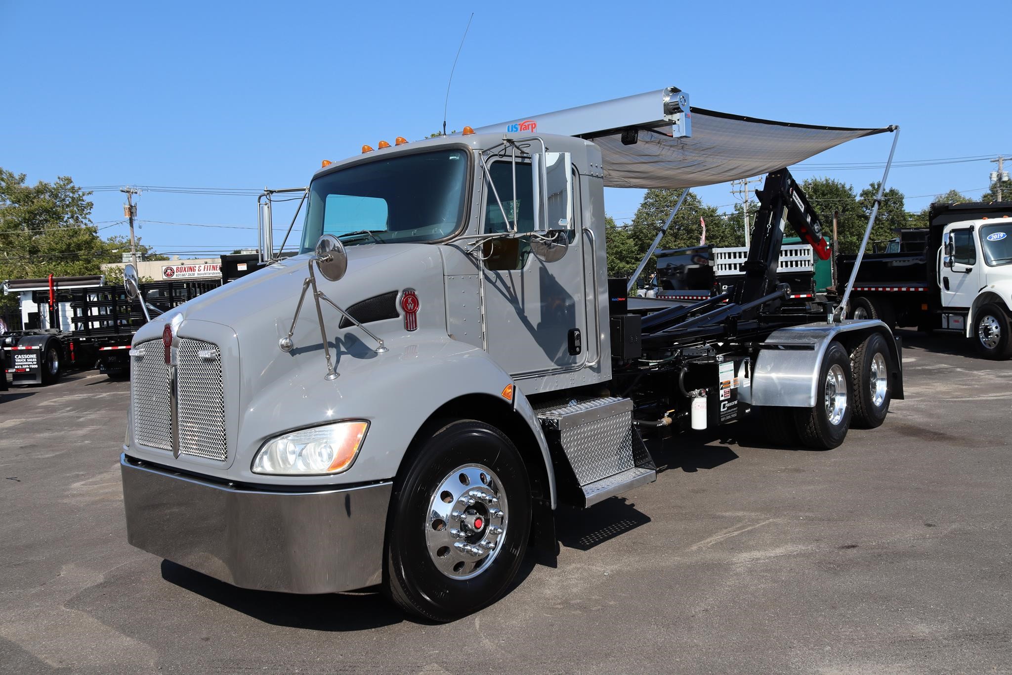 2017 KENWORTH T370 - image 2 of 6