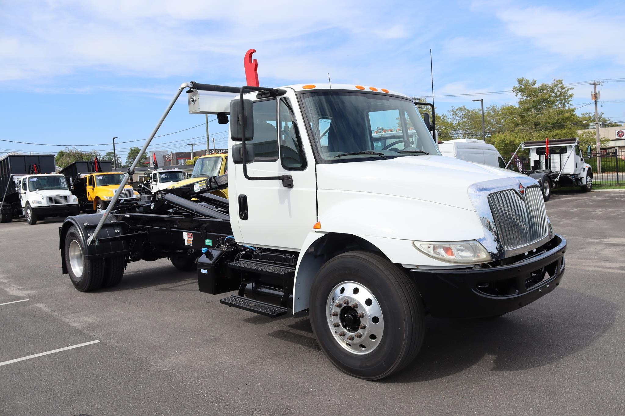 2018 INTERNATIONAL DURASTAR 4300 - image 5 of 6