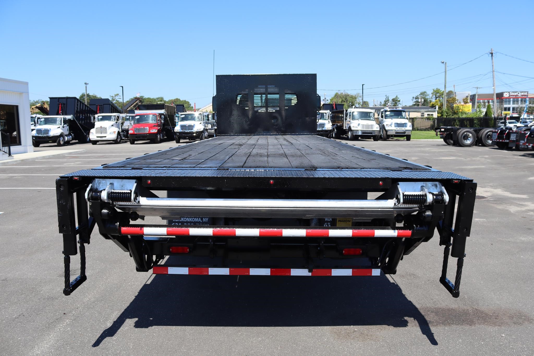 2019 FREIGHTLINER BUSINESS CLASS M2 106 - image 3 of 6