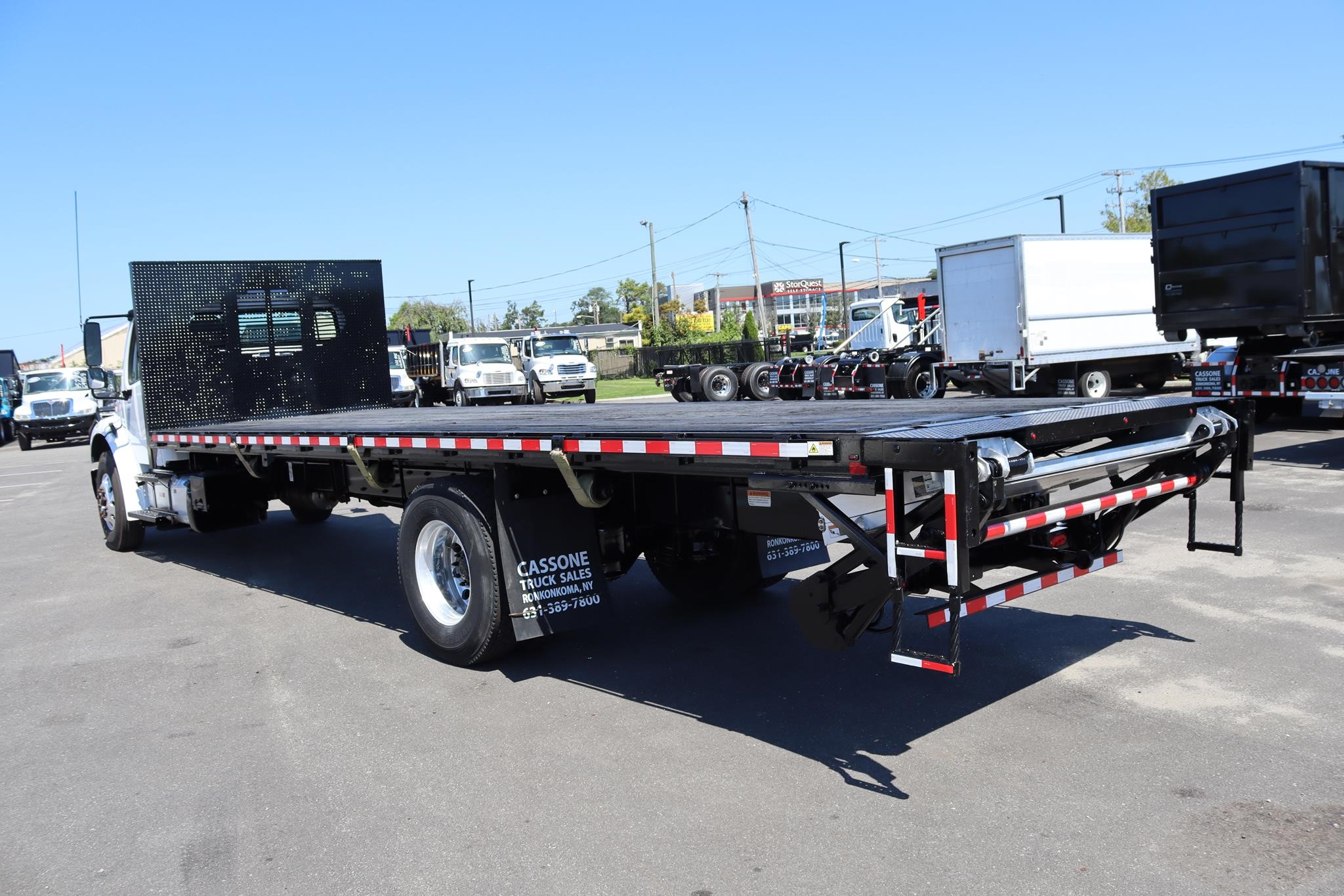 2019 FREIGHTLINER BUSINESS CLASS M2 106 - image 2 of 6