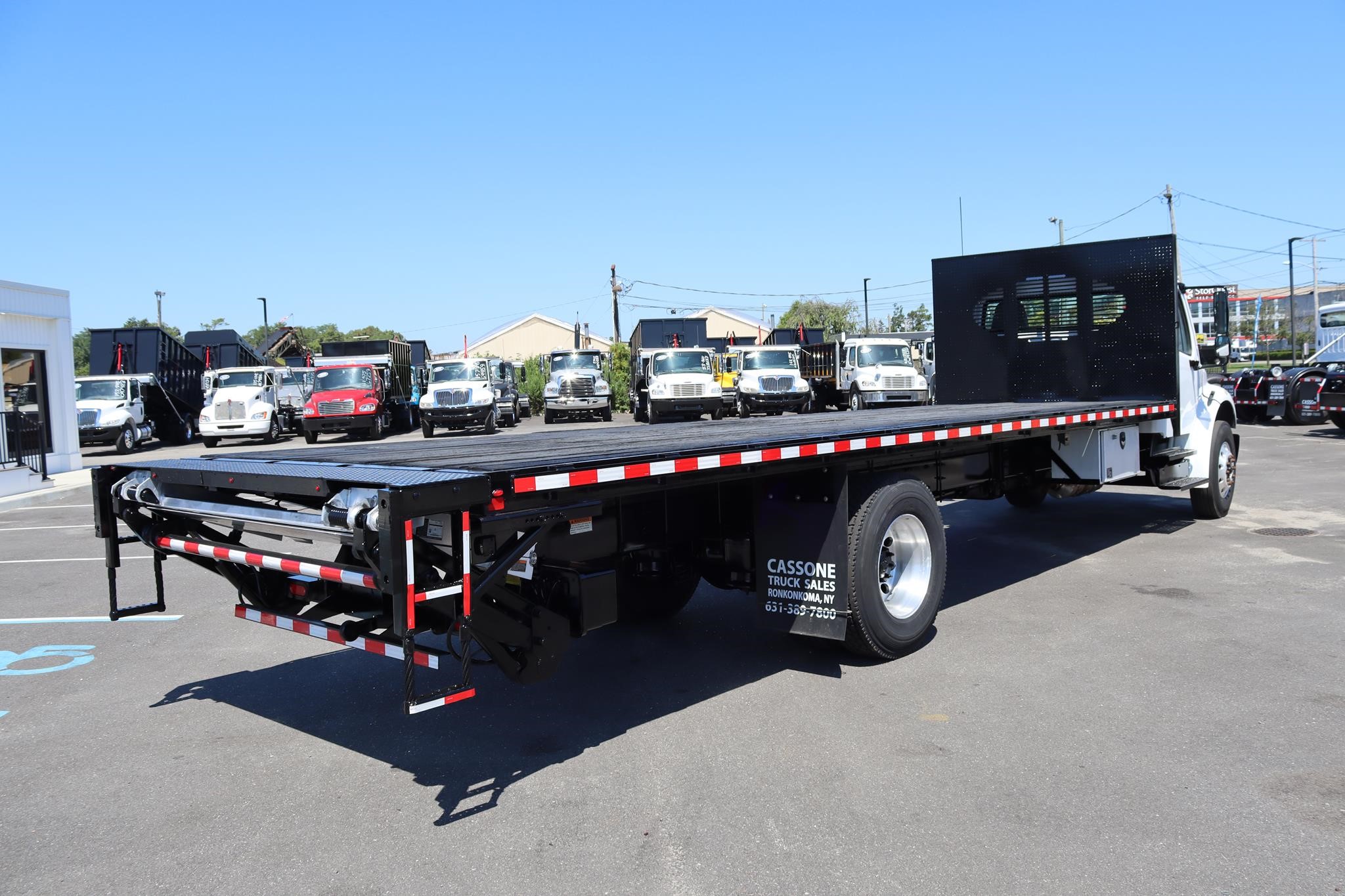 2019 FREIGHTLINER BUSINESS CLASS M2 106 - image 4 of 6