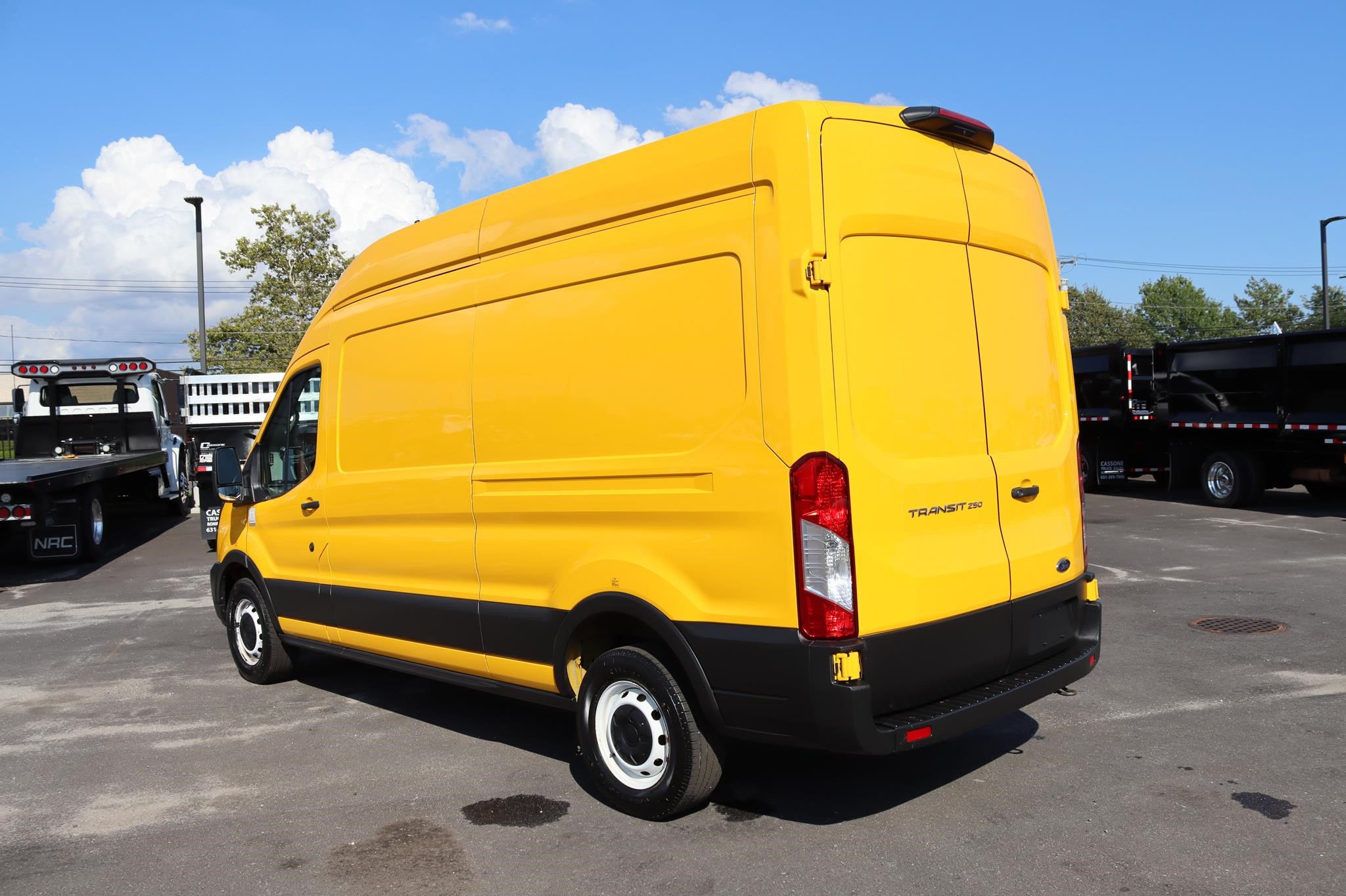 2021 FORD TRANSIT - image 2 of 6