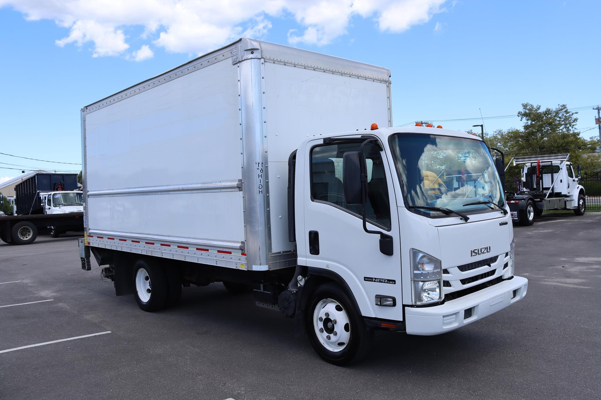 2019 ISUZU NPR HD - image 5 of 6