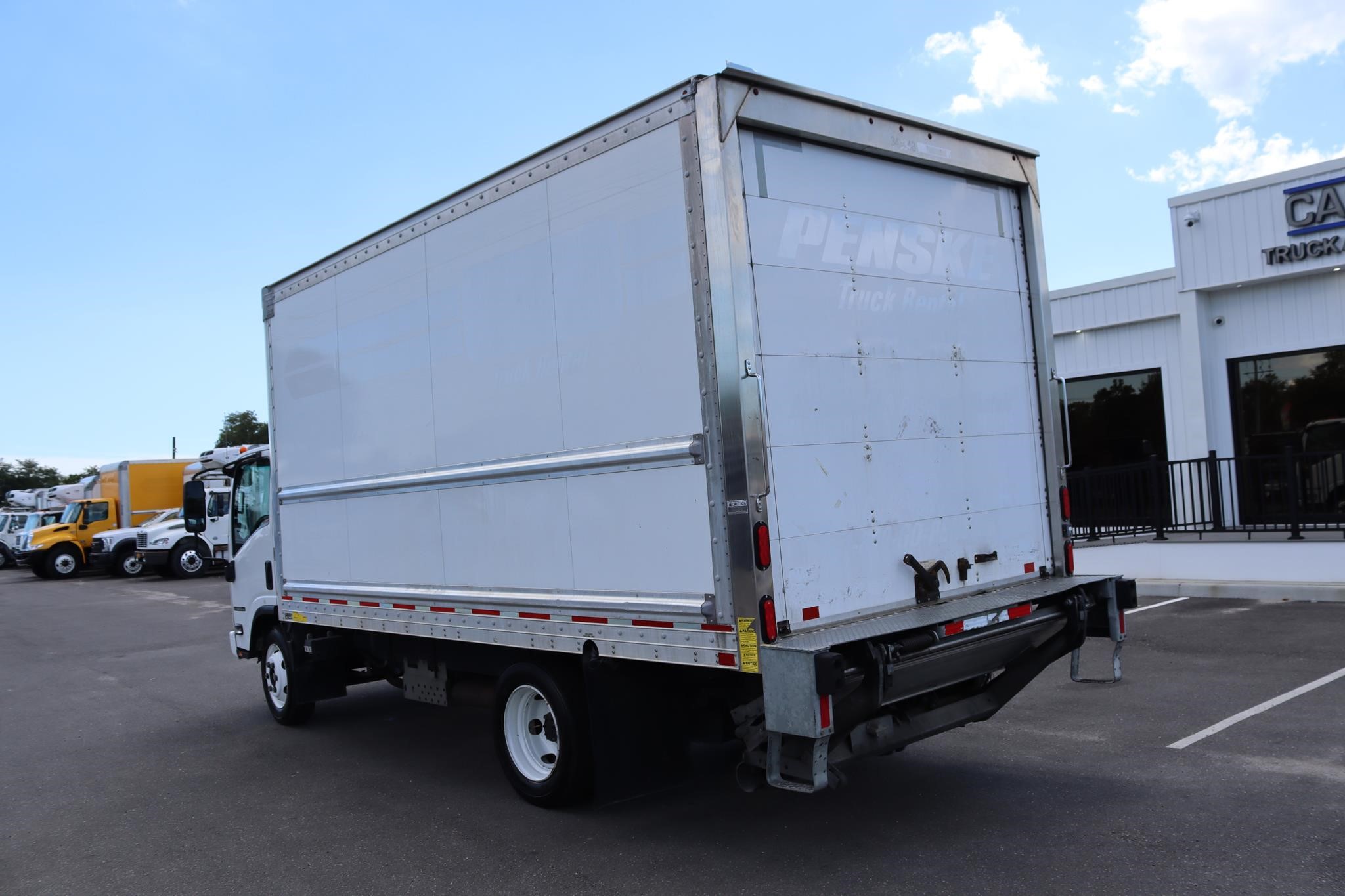 2019 ISUZU NPR HD - image 2 of 6