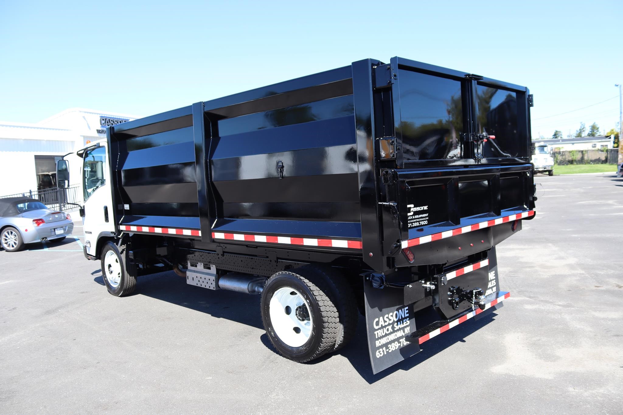 2019 ISUZU NPR HD - image 2 of 6