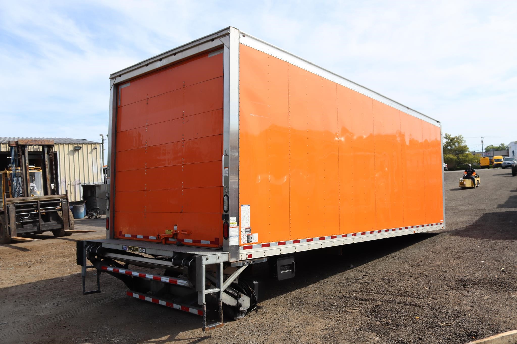 2016 MORGAN 24 FT - image 3 of 6