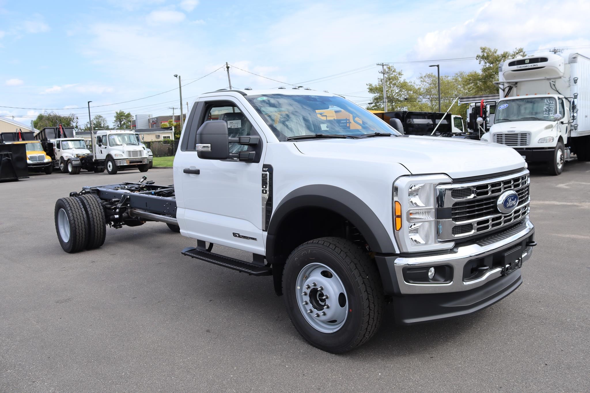 2025 FORD F600 XLT - image 3 of 6