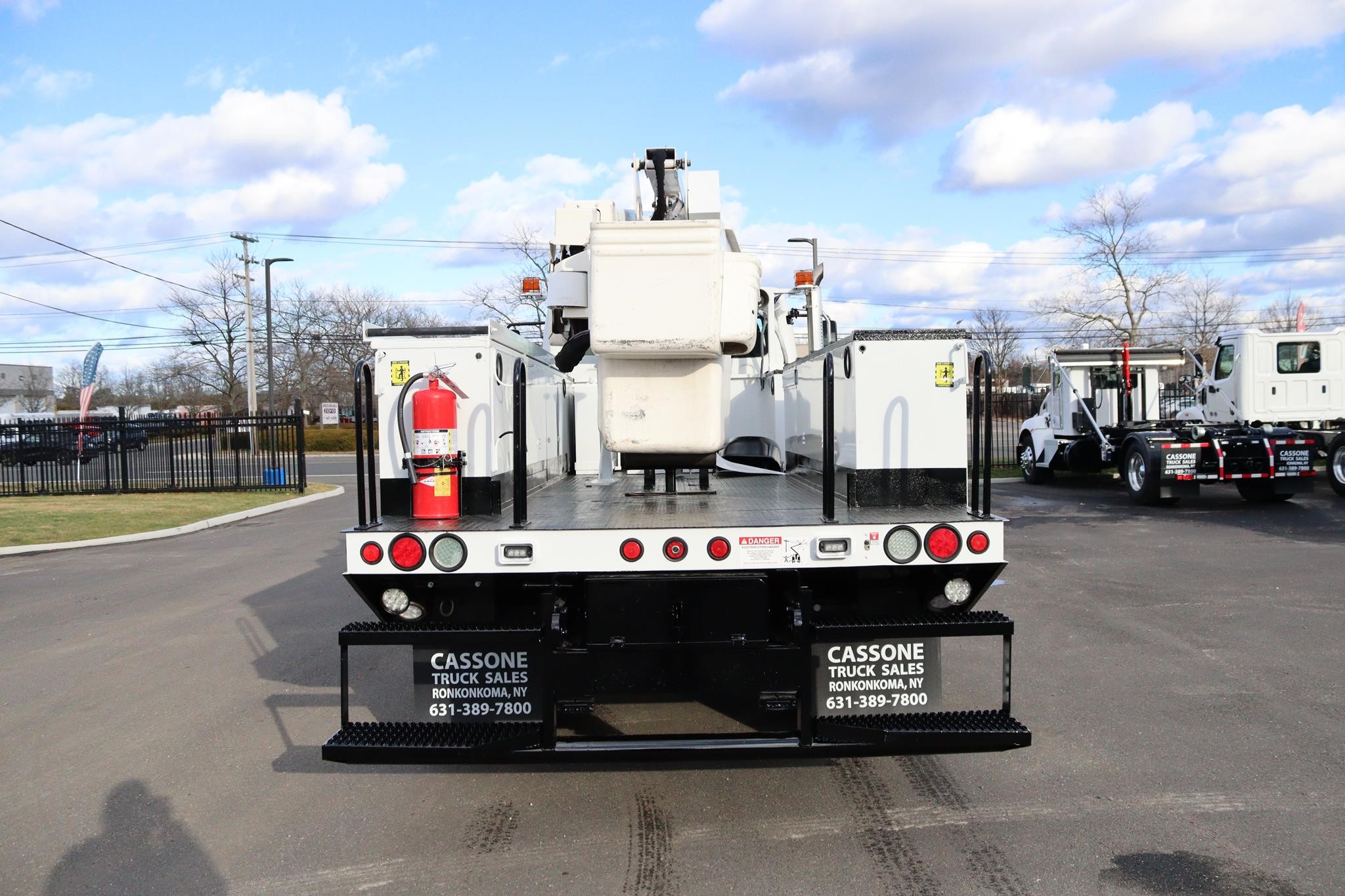 2016 FREIGHTLINER BUSINESS CLASS M2 106 - image 4 of 6