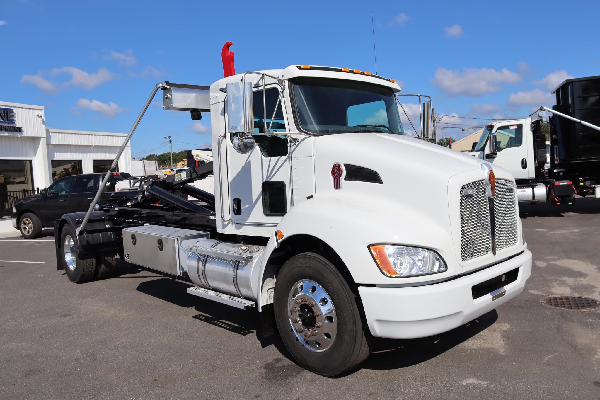 2022 KENWORTH T270 - image 5 of 6