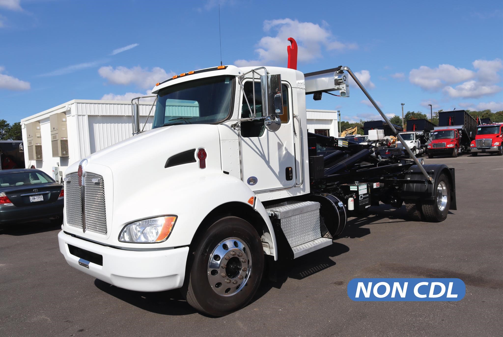 2022 KENWORTH T270 - image 1 of 6