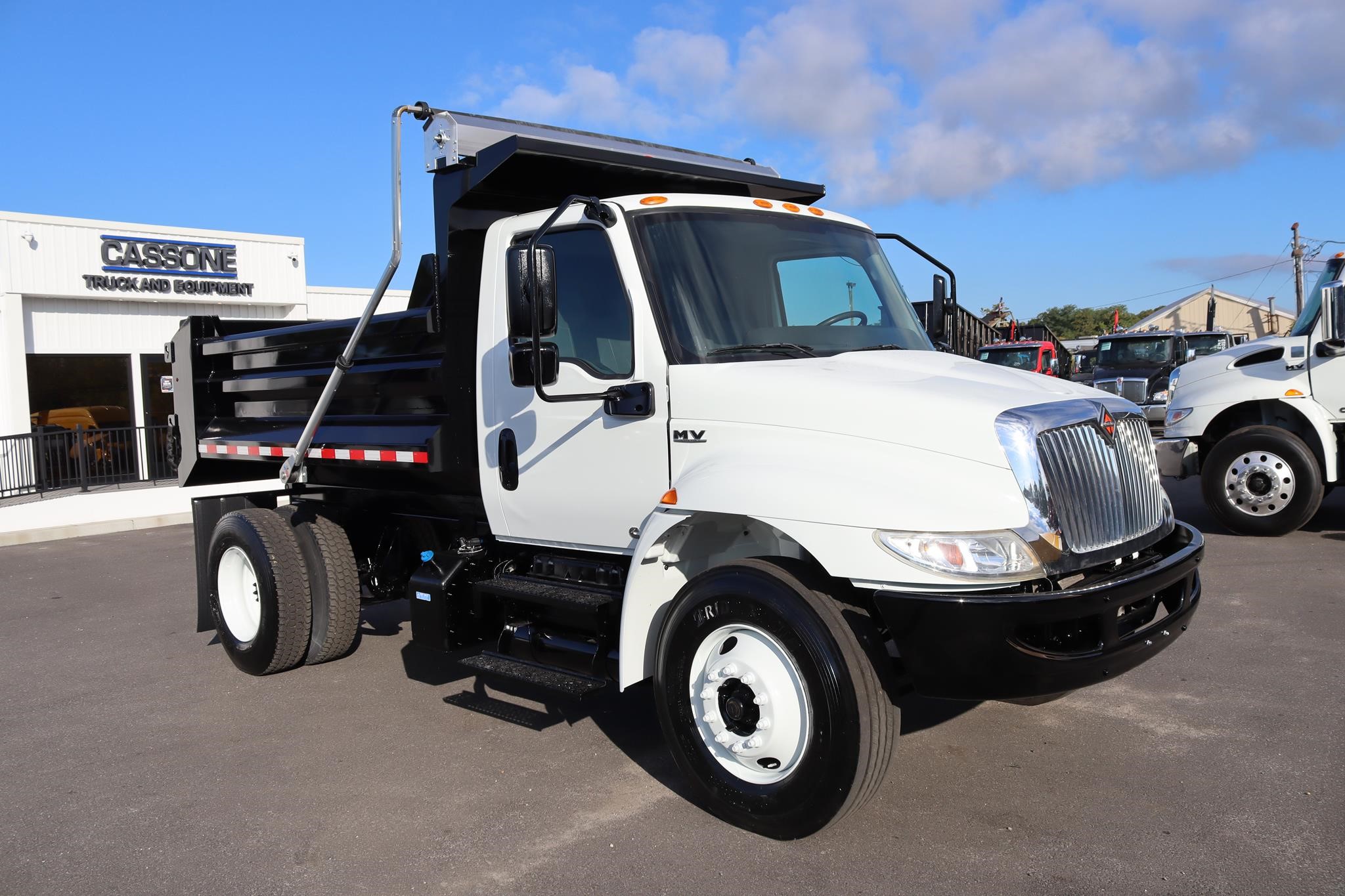 2020 INTERNATIONAL MV - image 4 of 6