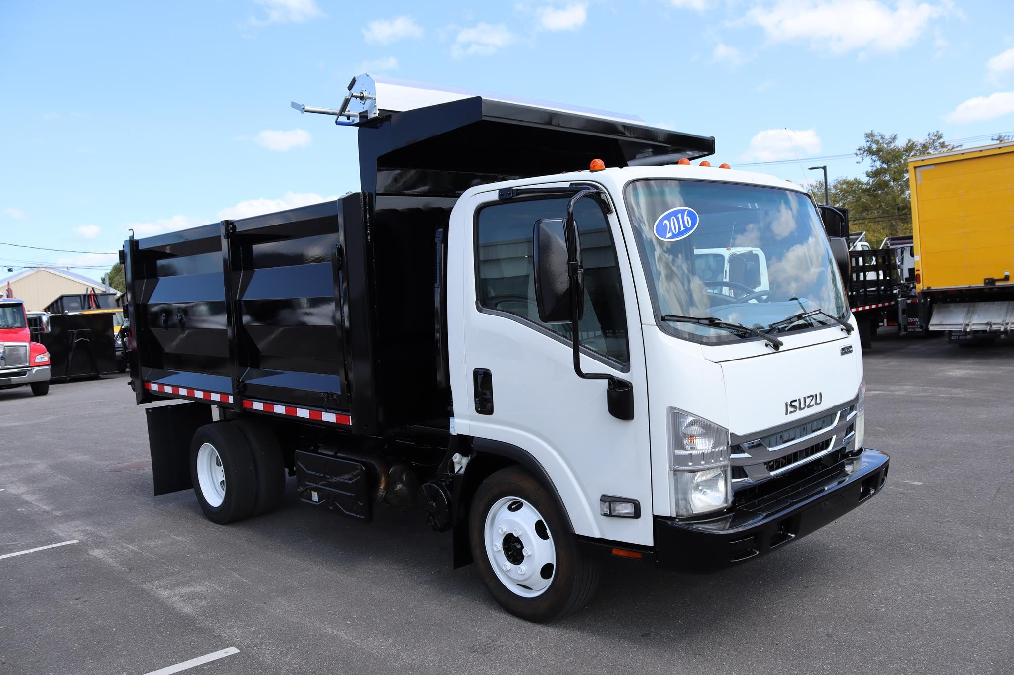 2016 ISUZU NQR - image 5 of 6