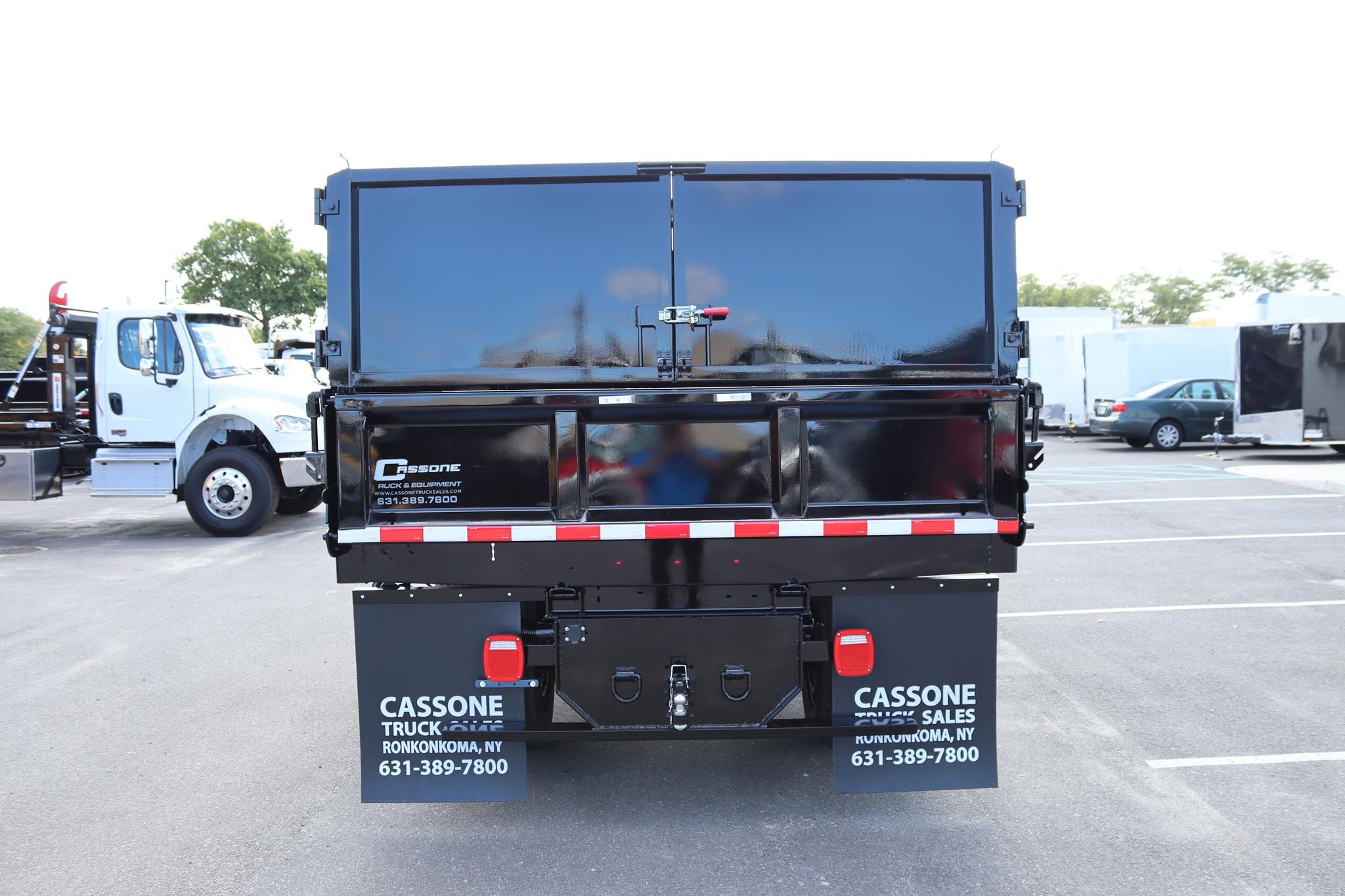 2016 ISUZU NQR - image 3 of 6