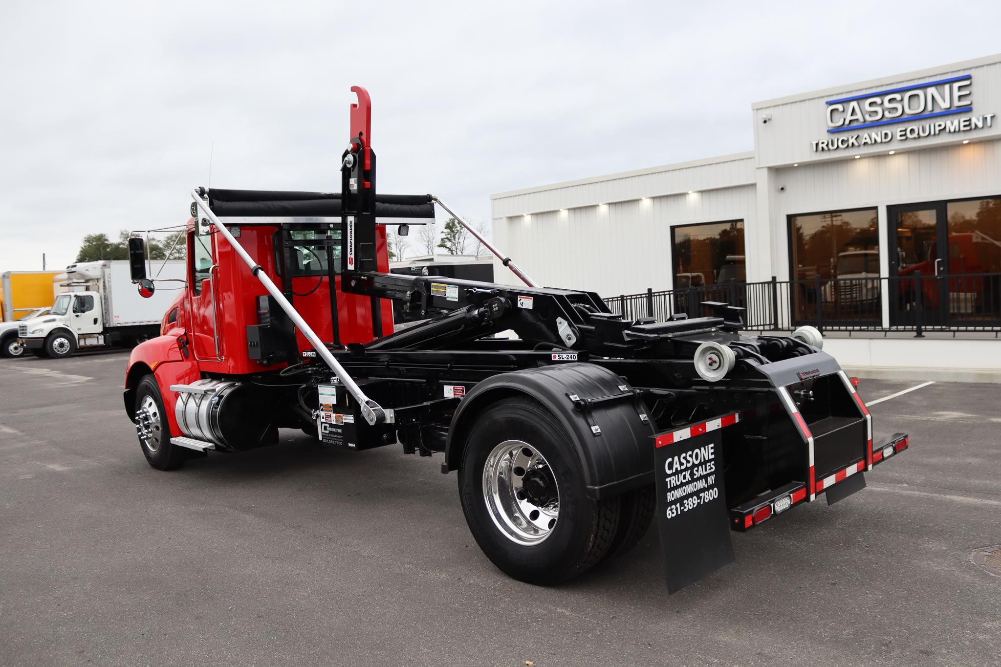 2017 KENWORTH T370 - image 2 of 6