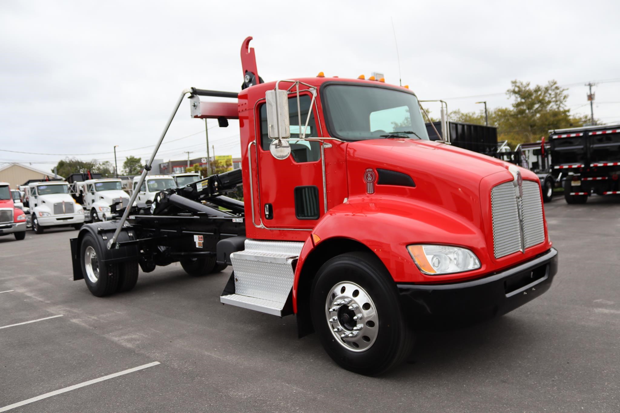 2017 KENWORTH T370 - image 5 of 6