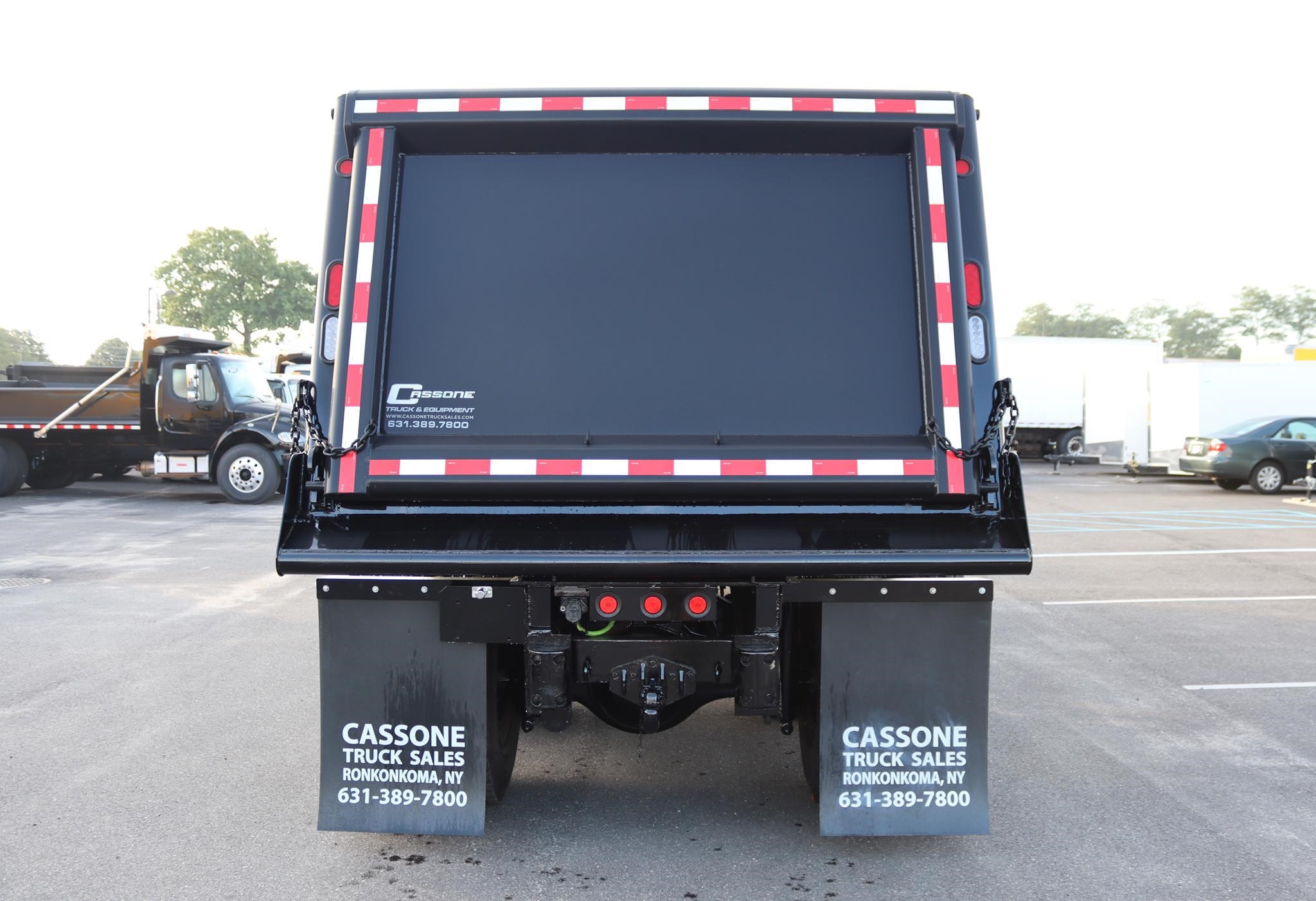 2014 FREIGHTLINER BUSINESS CLASS M2 106 - image 3 of 6