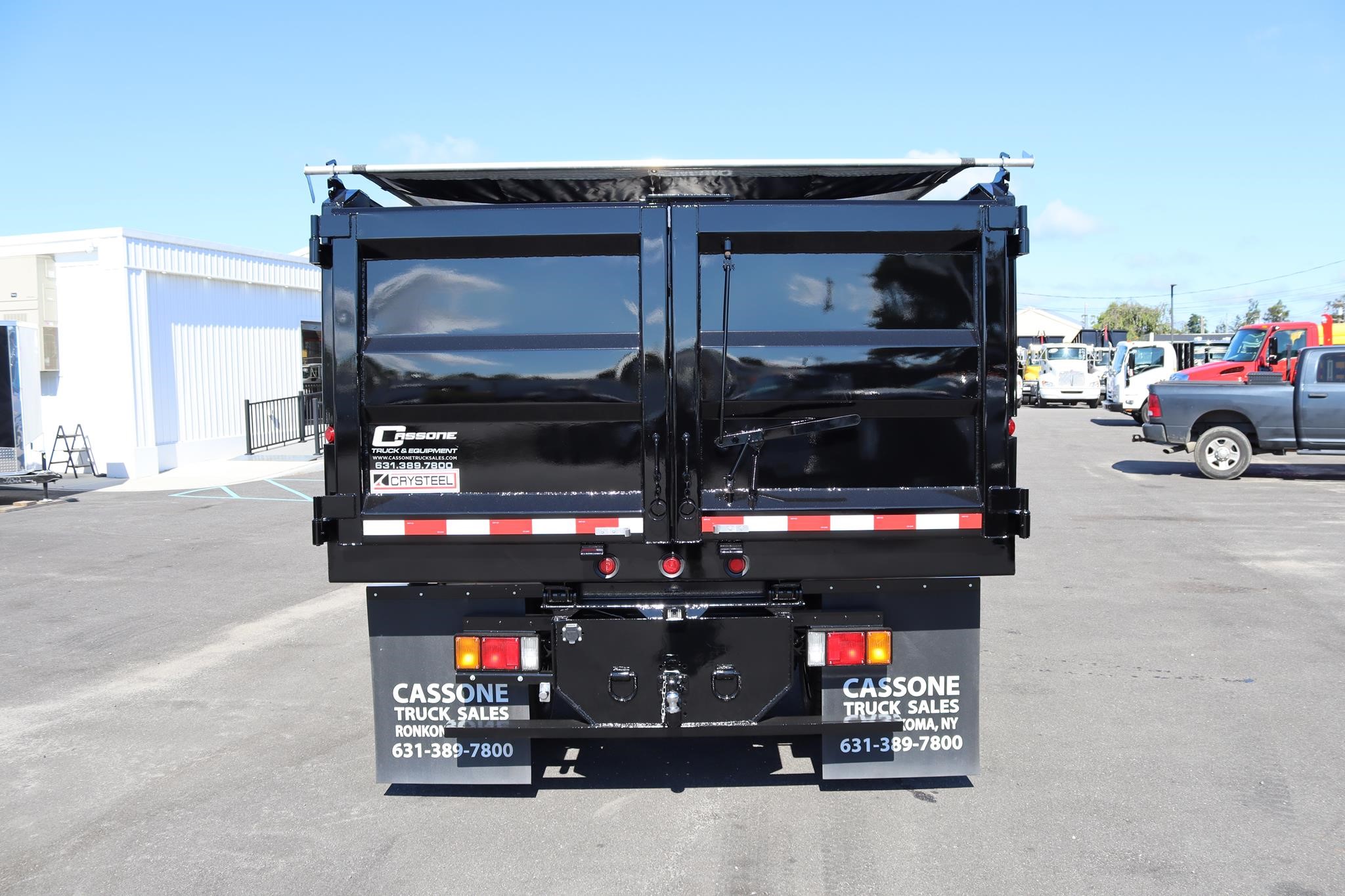 2018 ISUZU NPR HD - image 3 of 6
