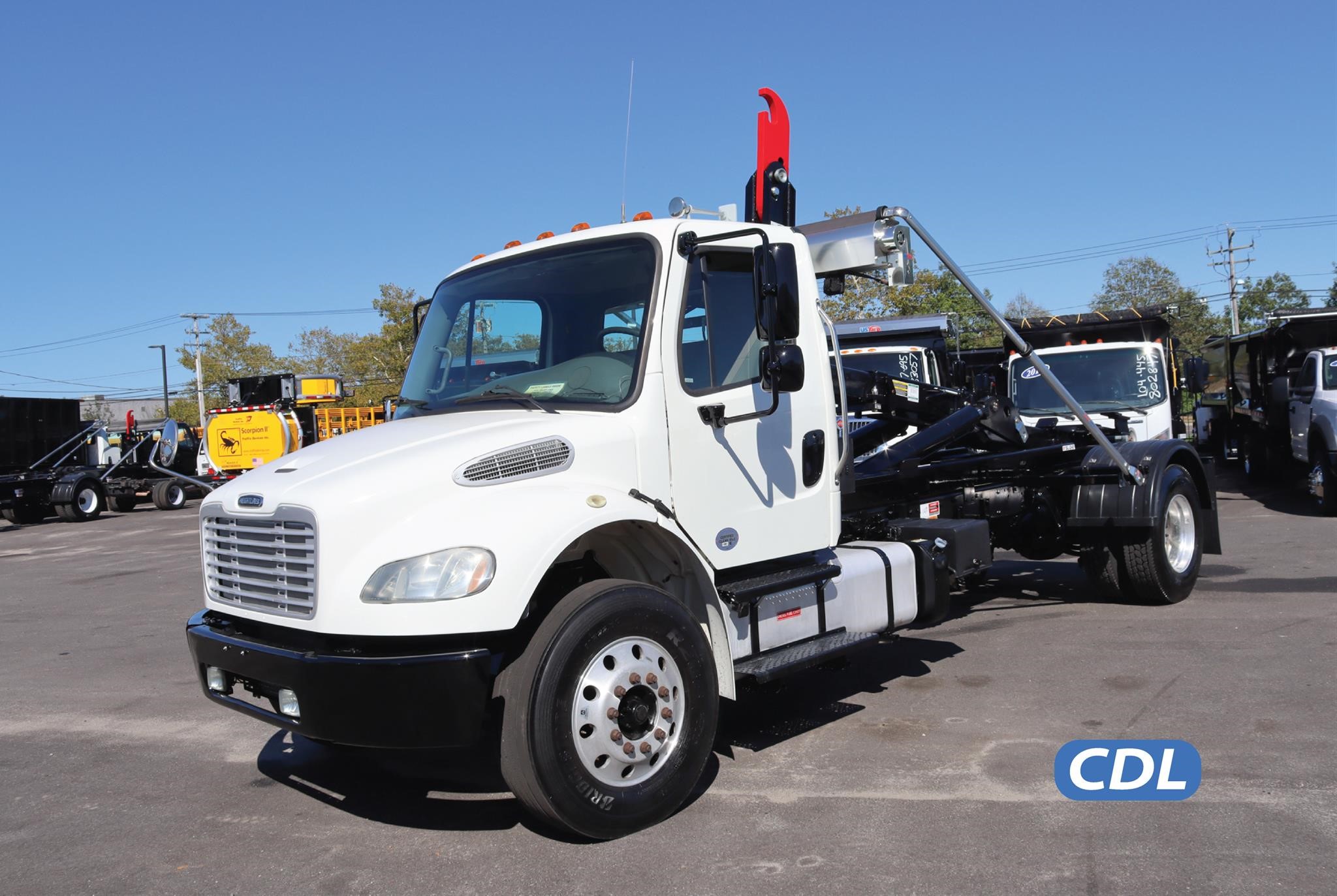 2016 FREIGHTLINER BUSINESS CLASS M2 106 - image 1 of 6