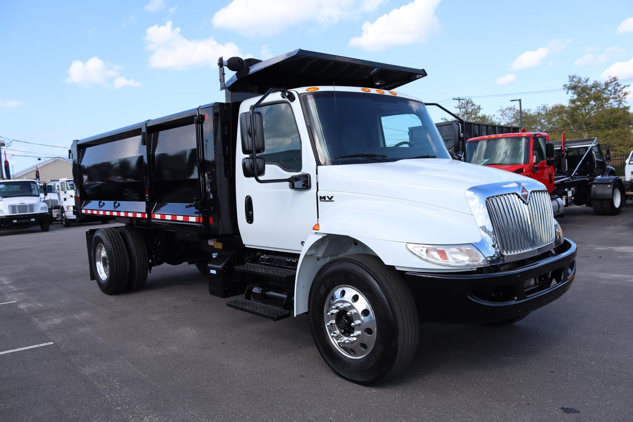 2020 INTERNATIONAL MV - image 5 of 6