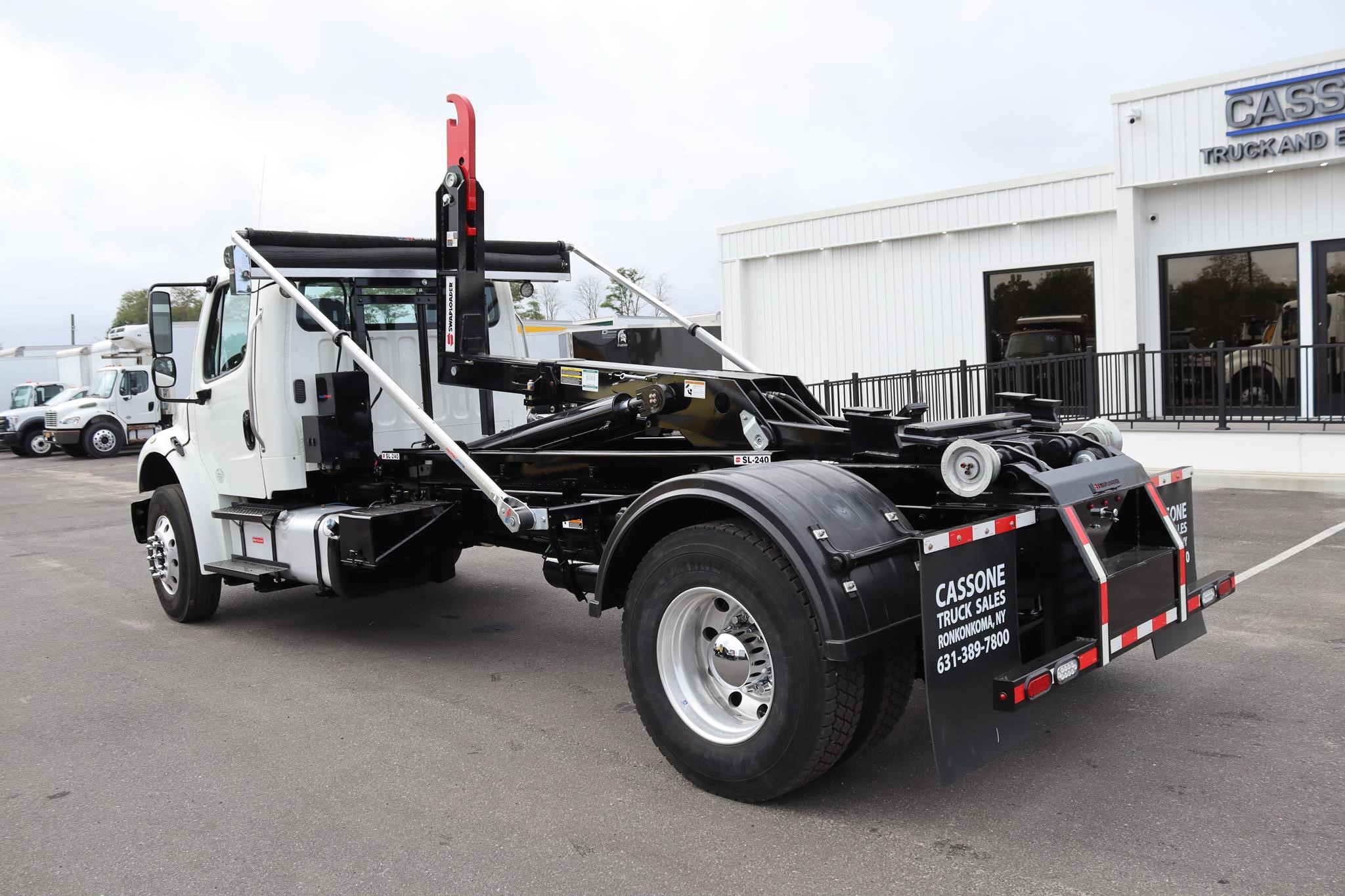 2016 FREIGHTLINER BUSINESS CLASS M2 106 - image 2 of 6